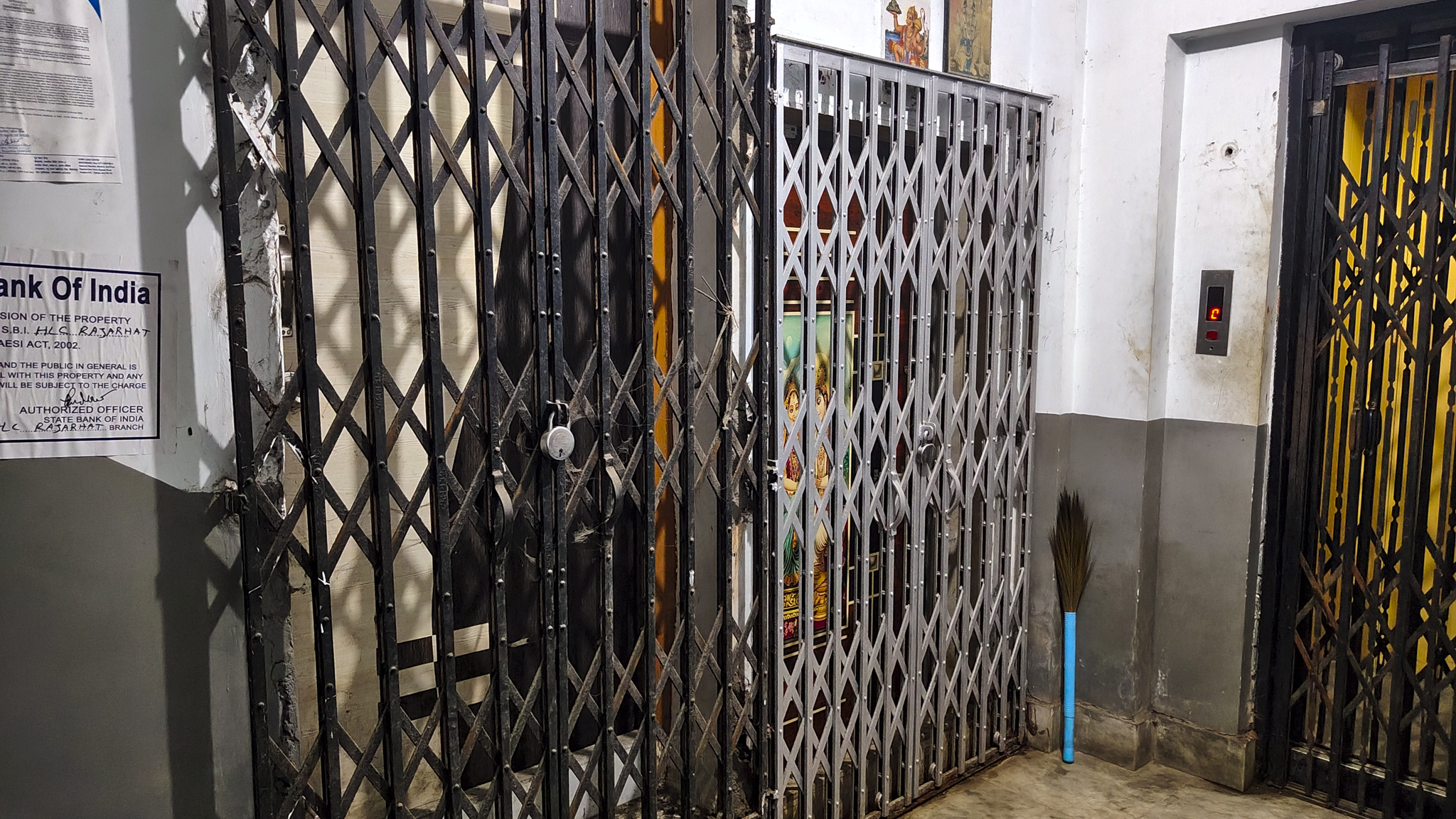 2 BHK Flat for sale in UNITED VILLA , BAGUIATI Kolkata — photo 2