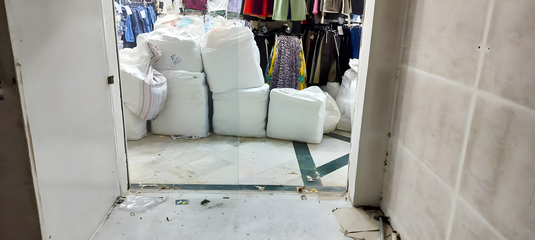 120 square feet Shops for sale in Mumbai — photo 1
