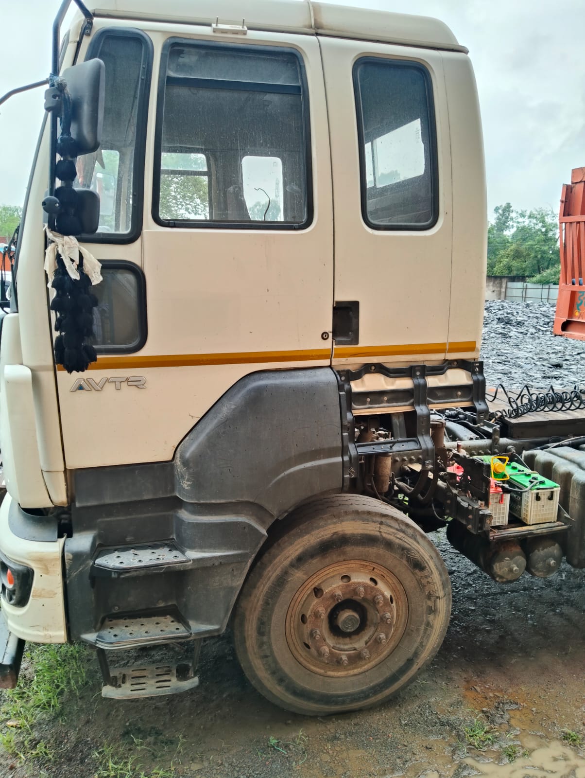2022 Ashok Leyland AVTR 5525 Tractor Trailer 4 years for sale in Laxminarayan Enterprises Yard Damoh — photo 3