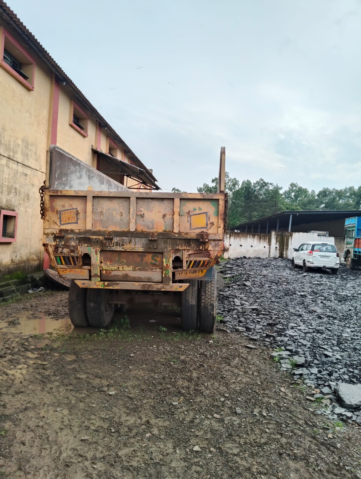 2022 Ashok Leyland AVTR 5525 Tractor Trailer 4 years for sale in Laxminarayan Enterprises Yard Damoh — photo 5