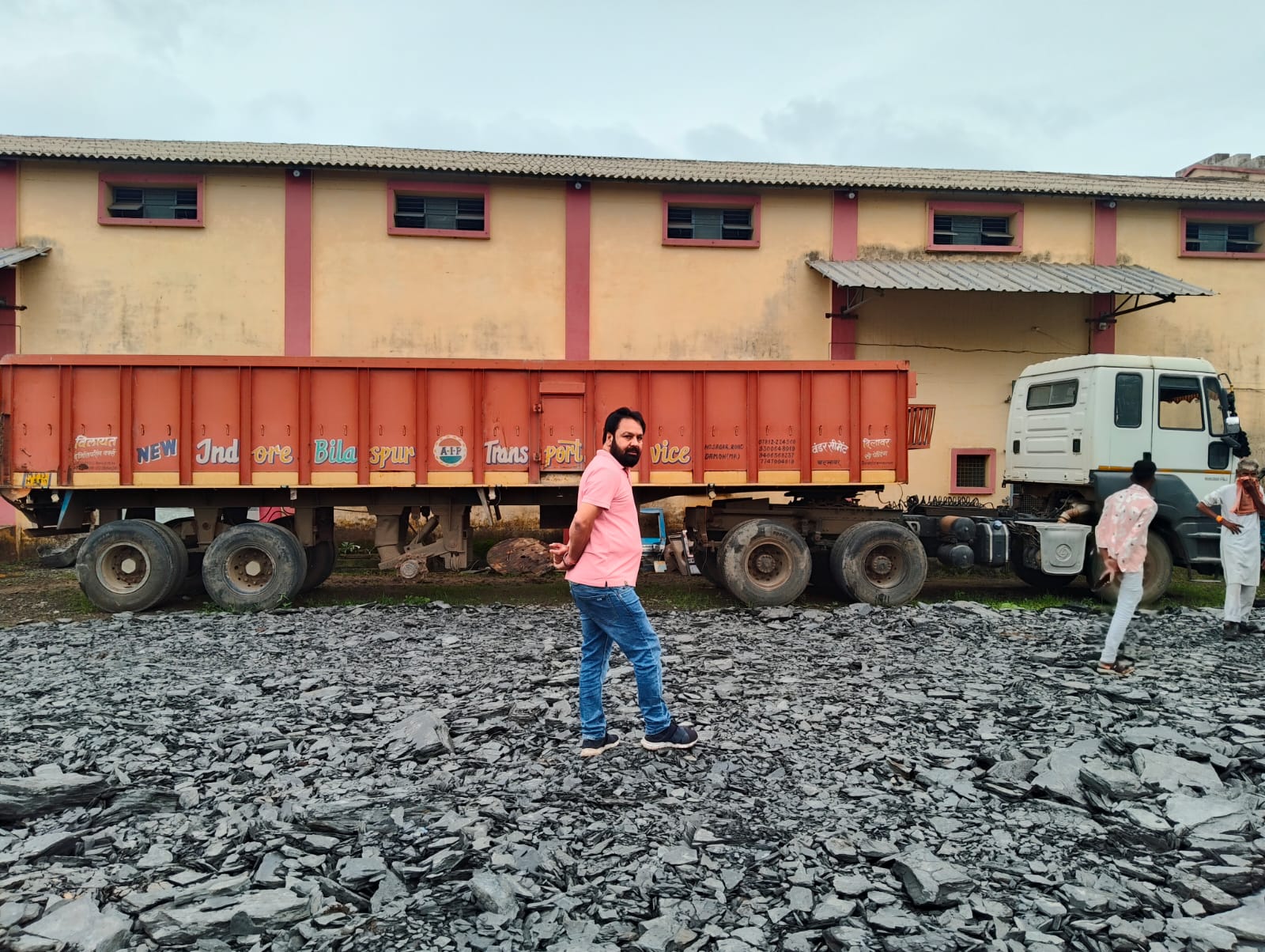 2022 Ashok Leyland AVTR 5525 Tractor Trailer 4 years for sale in Laxminarayan Enterprises Yard Damoh — photo 9
