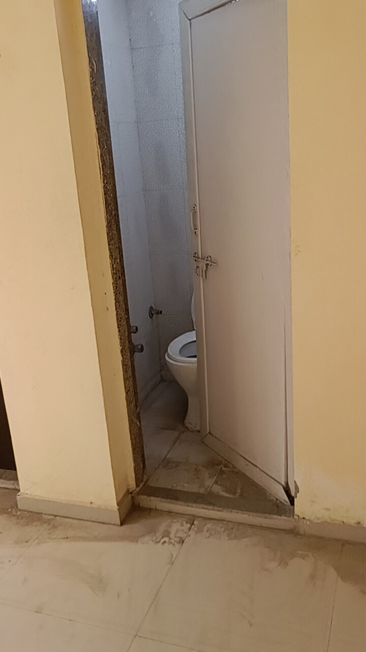 88.57 square meter Flat for sale in Flat No.- 404-E,4th Floor, Apple residency, Near Railway Station, Dist. Navsari Navsari — photo 17