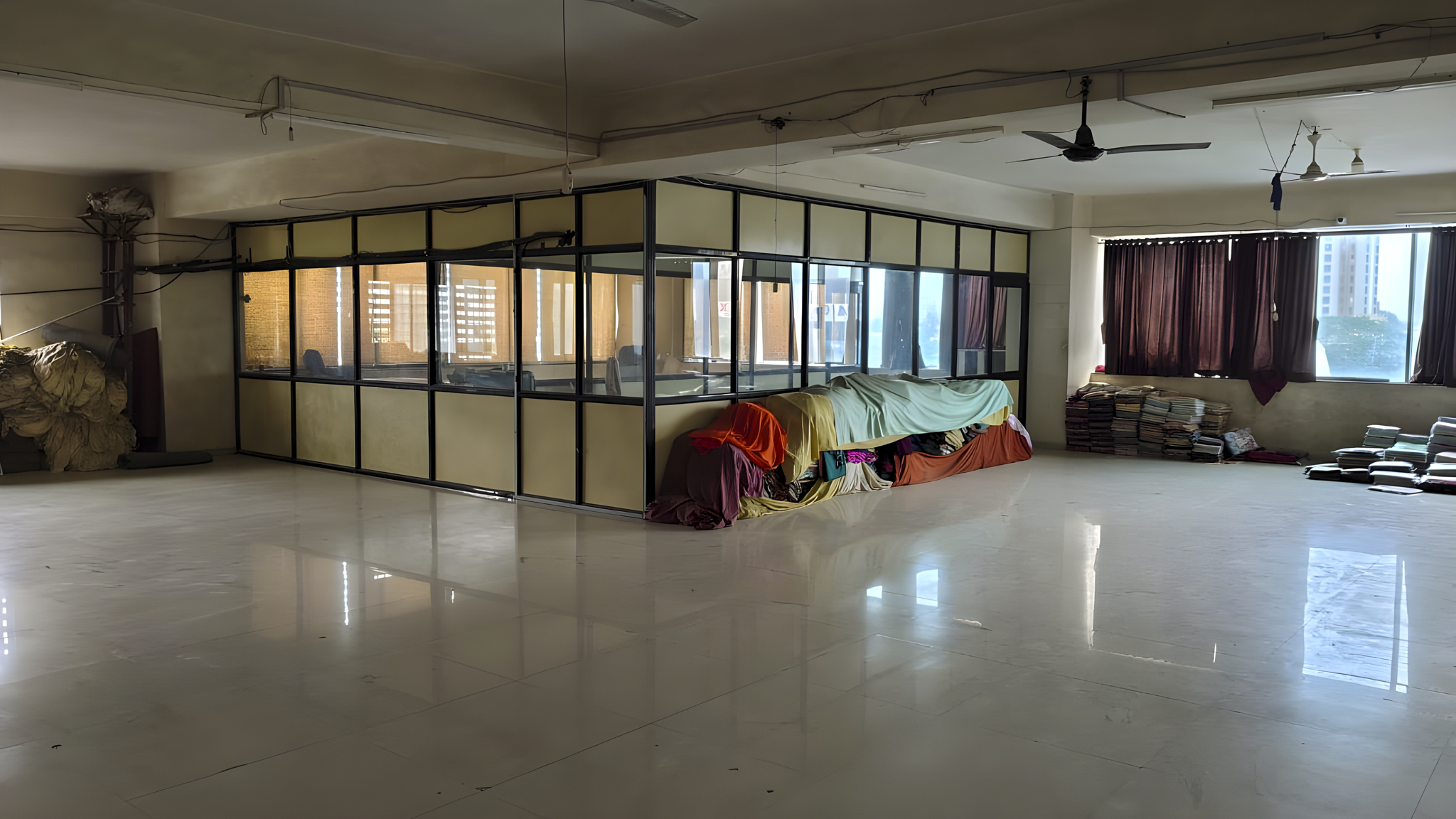 2600 square feet Shops for sale in BEGUMPURA Surat — photo 4