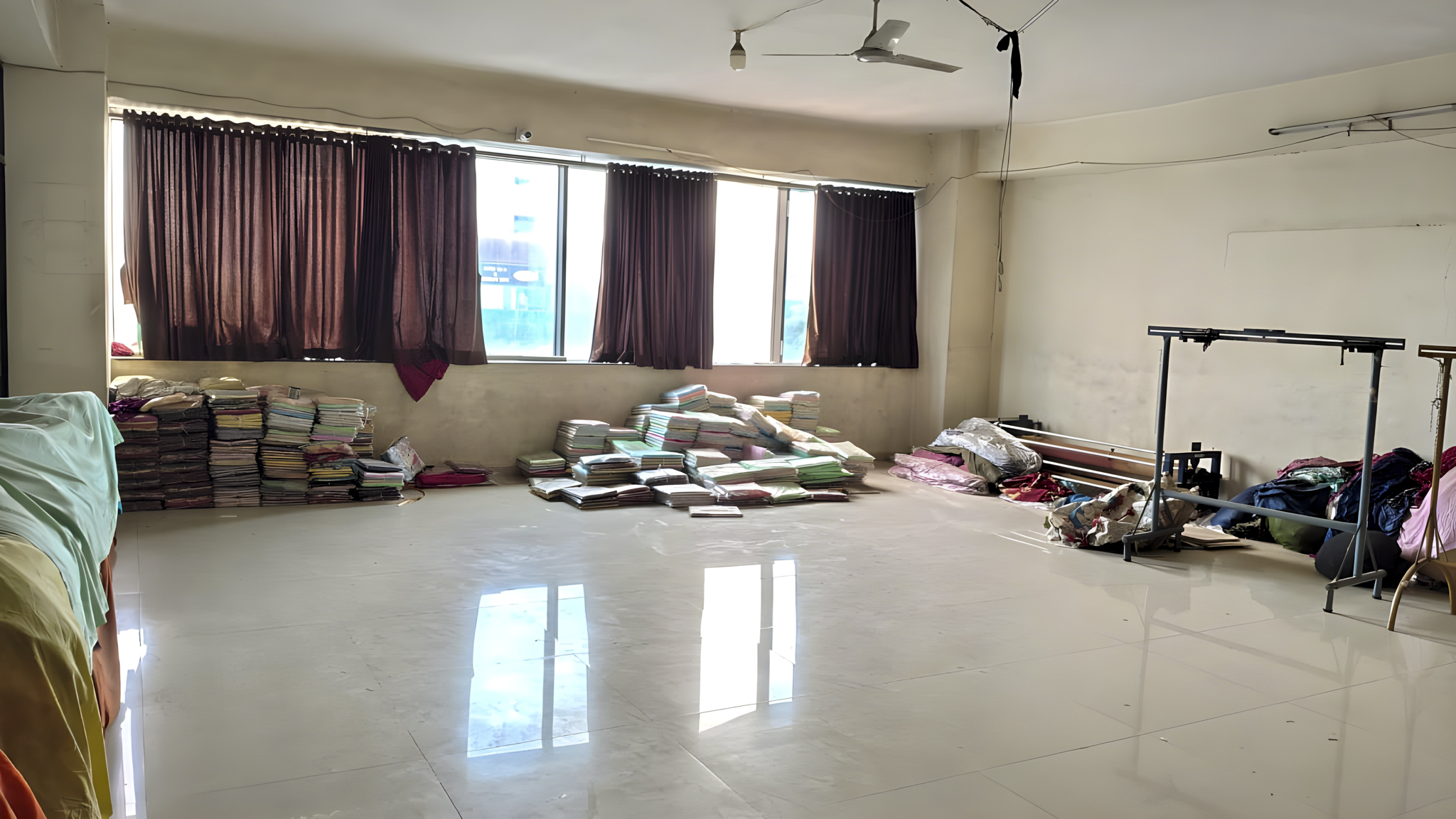 2600 square feet Shops for sale in BEGUMPURA Surat — photo 6