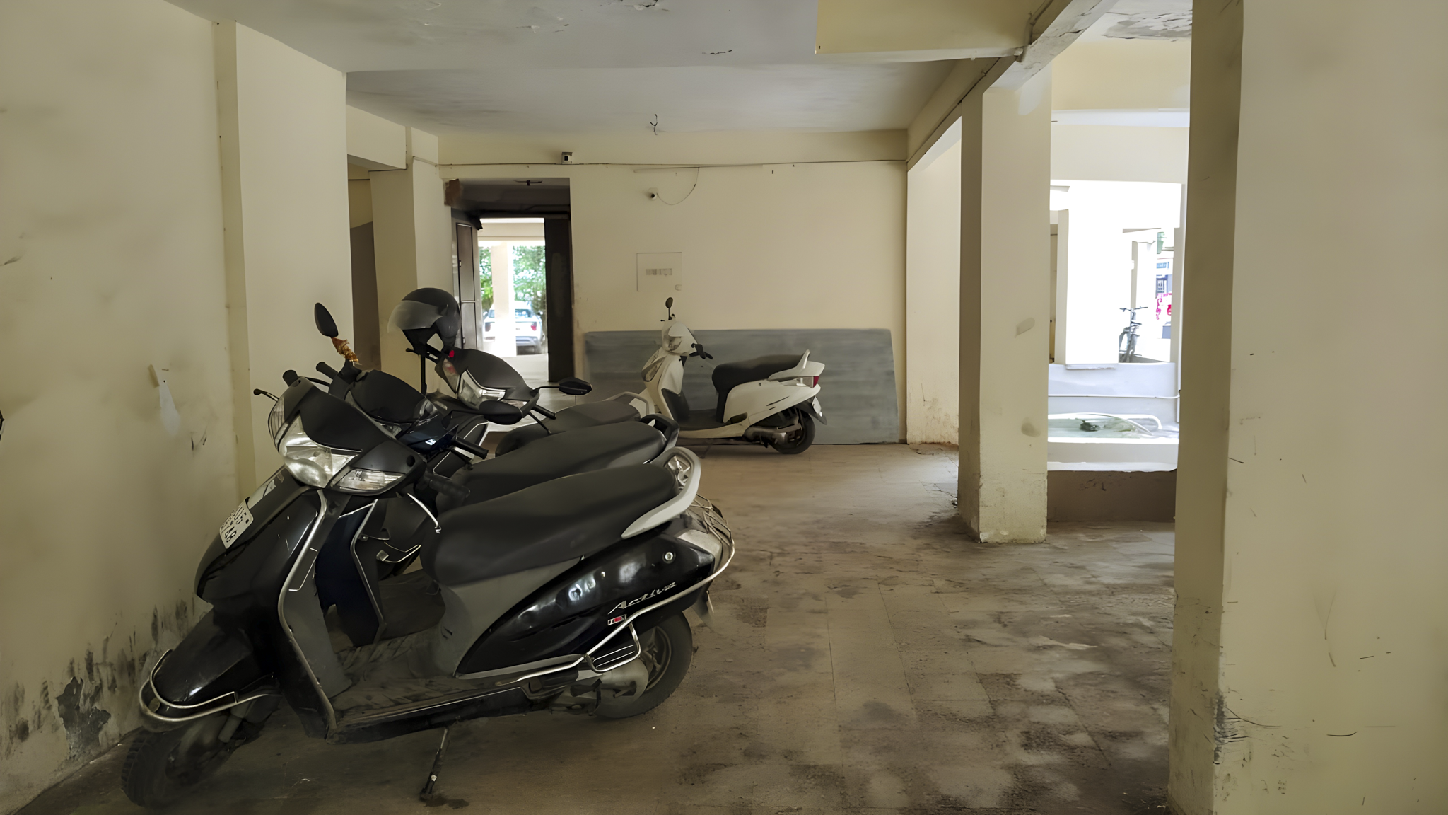 Flat for sale in Surat — photo 2