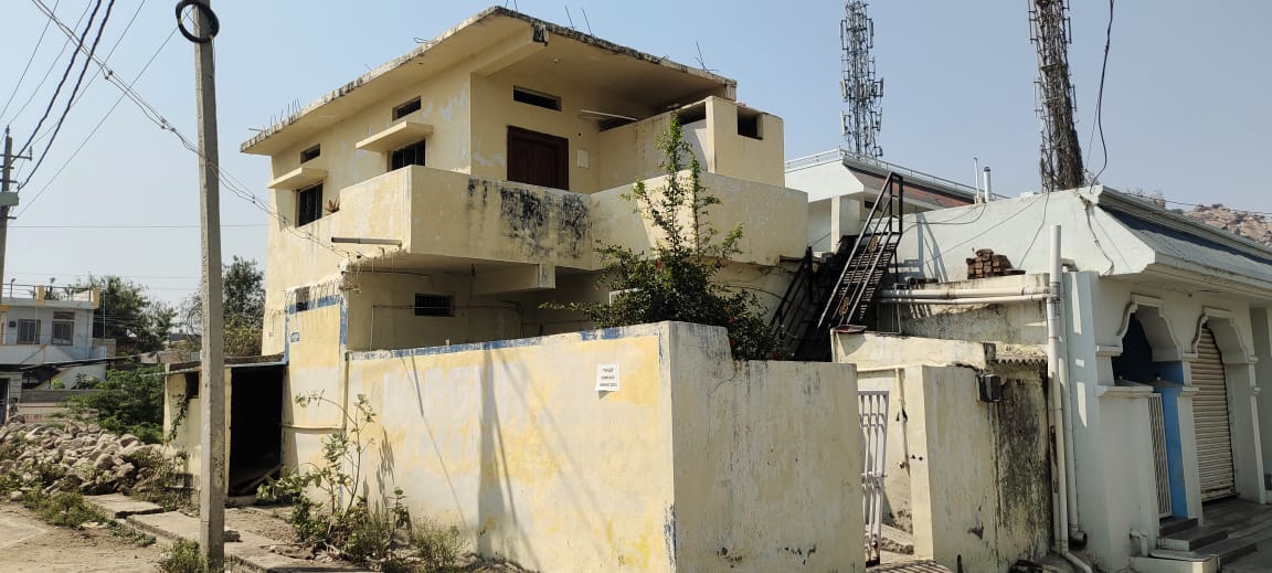 Individual House for sale in Manvi