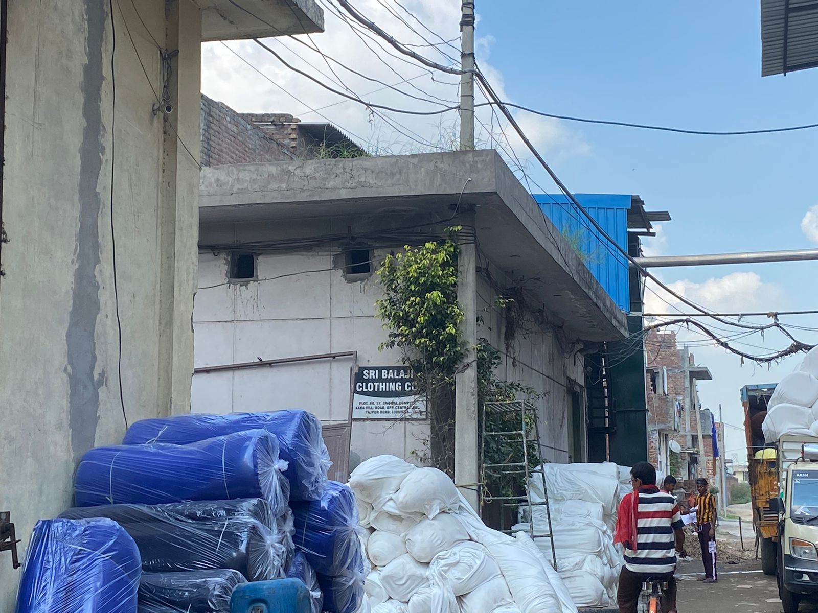 Industrial Plot with Factory Building for sale in 30.9274832,75.9147494 Ludhiana — photo 1