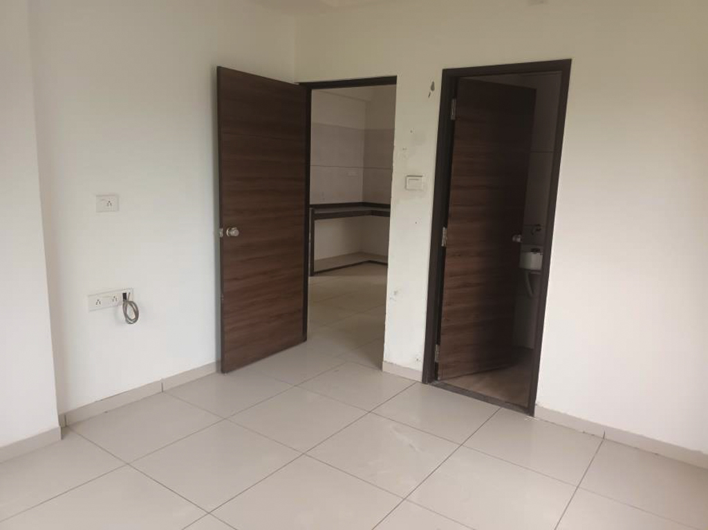 2 BHK Flat for sale in 5th Avenue, Manjalpur, Vadodara Vadodara — photo 7