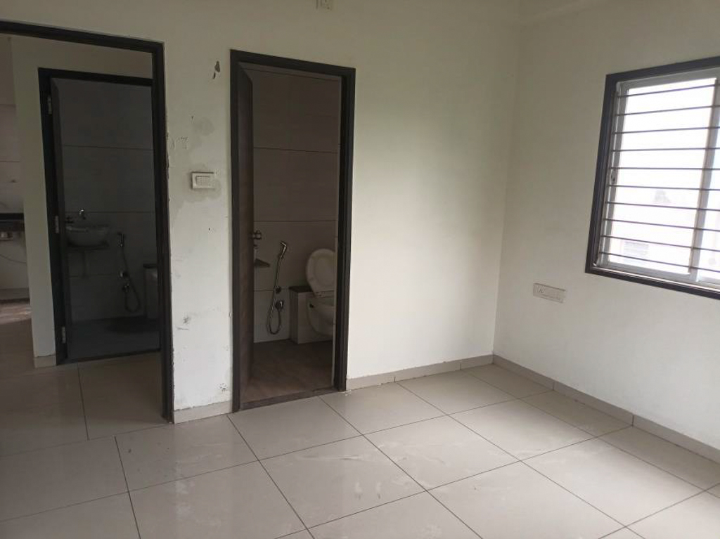 2 BHK Flat for sale in 5th Avenue, Manjalpur, Vadodara Vadodara — photo 3