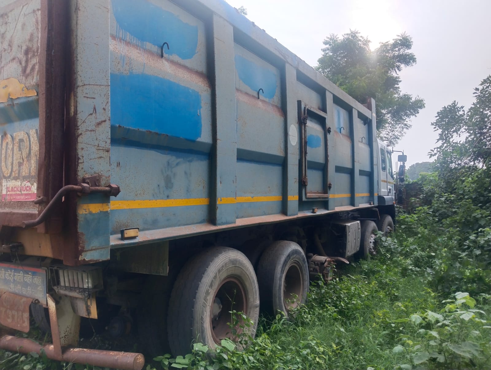 2020 BharatBenz 4232R 10x2 Truck 95000 km 5 years for sale in M/S PANDEY AGENCY PROP. DHARAM SHANKAR PANDEY2 Prayagraj — photo 1