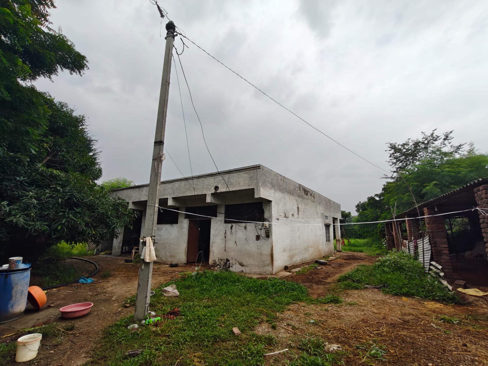 26910 square feet Individual House for sale in Gingla Gogunda — photo 2