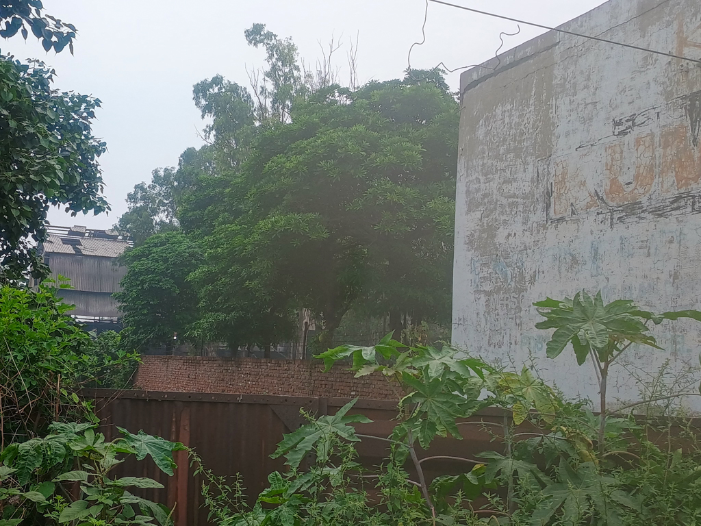 2420 square yard Industrial Plot with Factory Building for sale in MUGAL MAJRA Mandi Govindgarh — photo 1