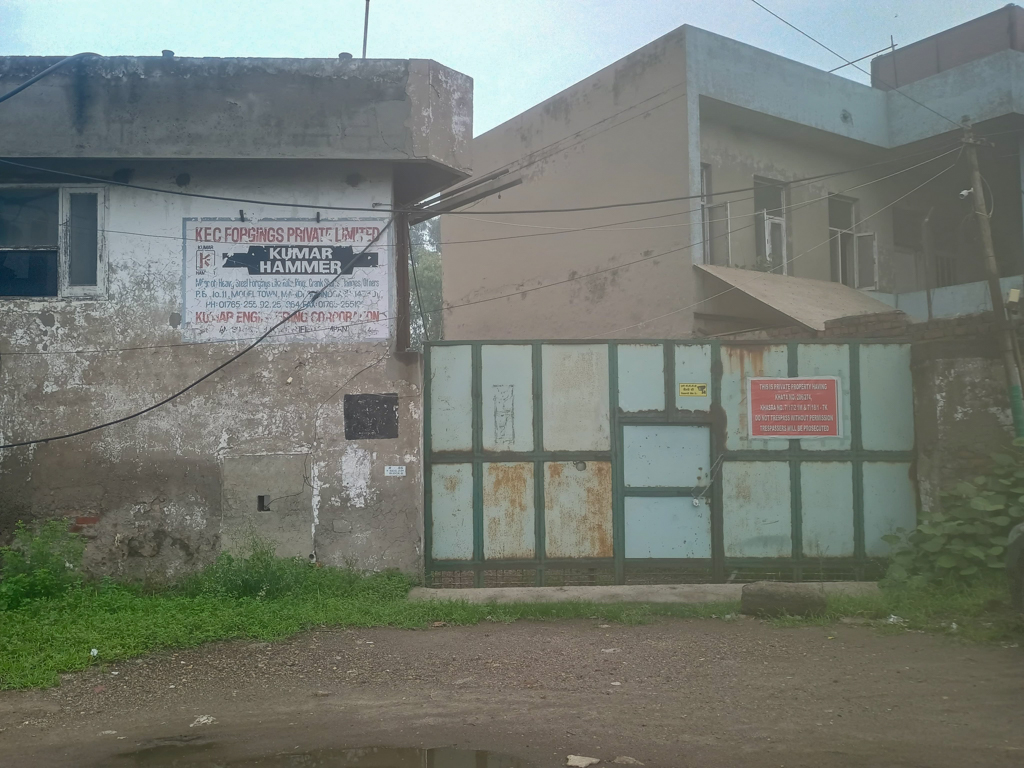 2420 square yard Industrial Plot with Factory Building for sale in MUGAL MAJRA Mandi Govindgarh — photo 2