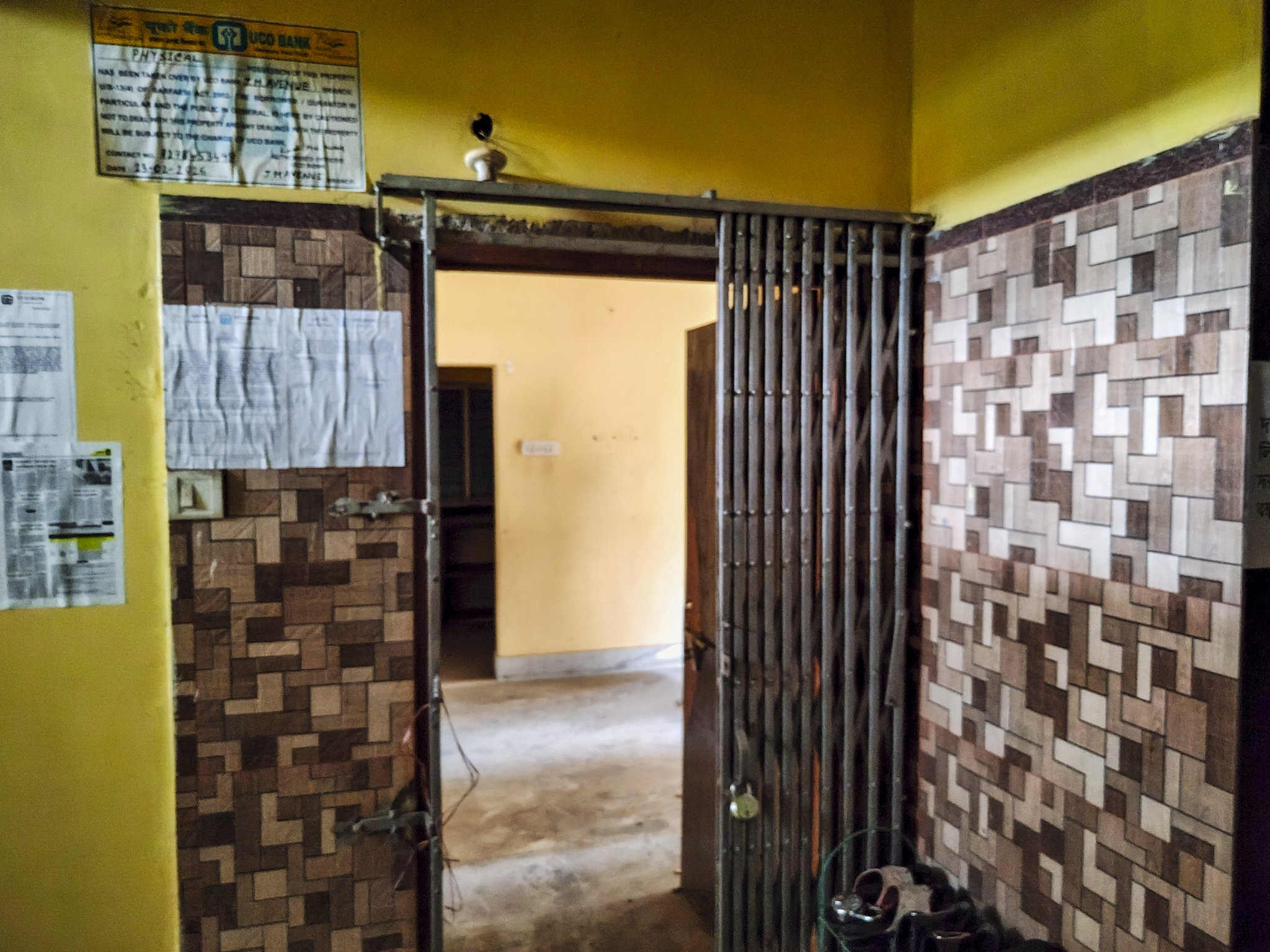 910 square feet Flat for sale in BONHOOGLY Kolkata — photo 2
