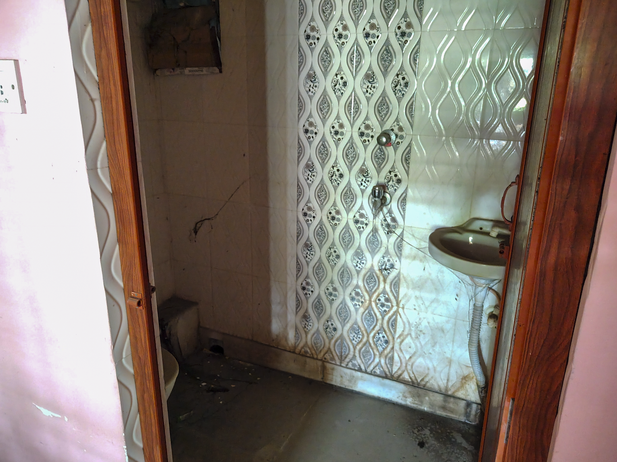 910 square feet Flat for sale in BONHOOGLY Kolkata — photo 8