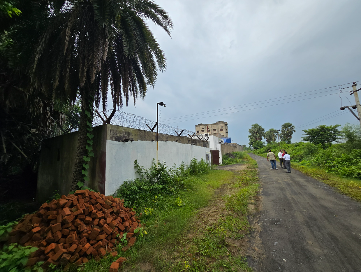 Industrial Plot with Factory Building for sale in BARTORIA MORE, VILL-GOALADHI, PO+PS-NETURIA, KARKHANA, DIST PURULIA Adra — photo 2