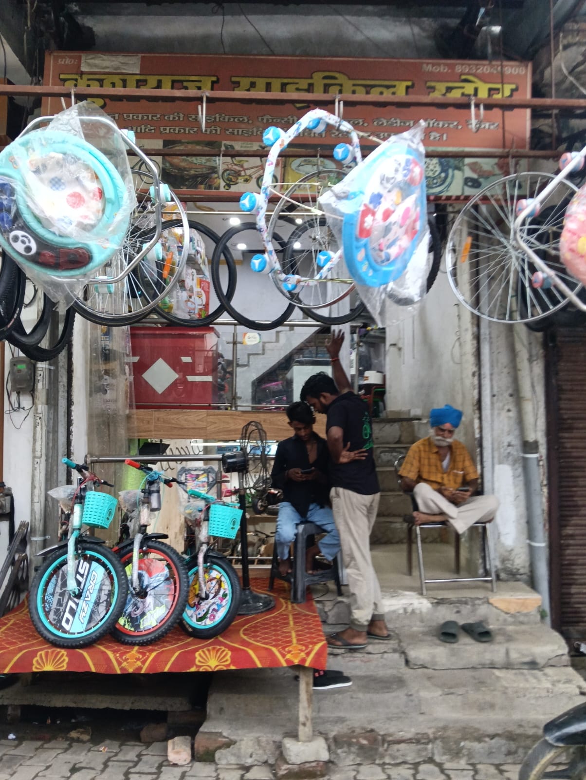 258.34 square feet Shops for sale in Thompsonganj, Sitapur Sitapur