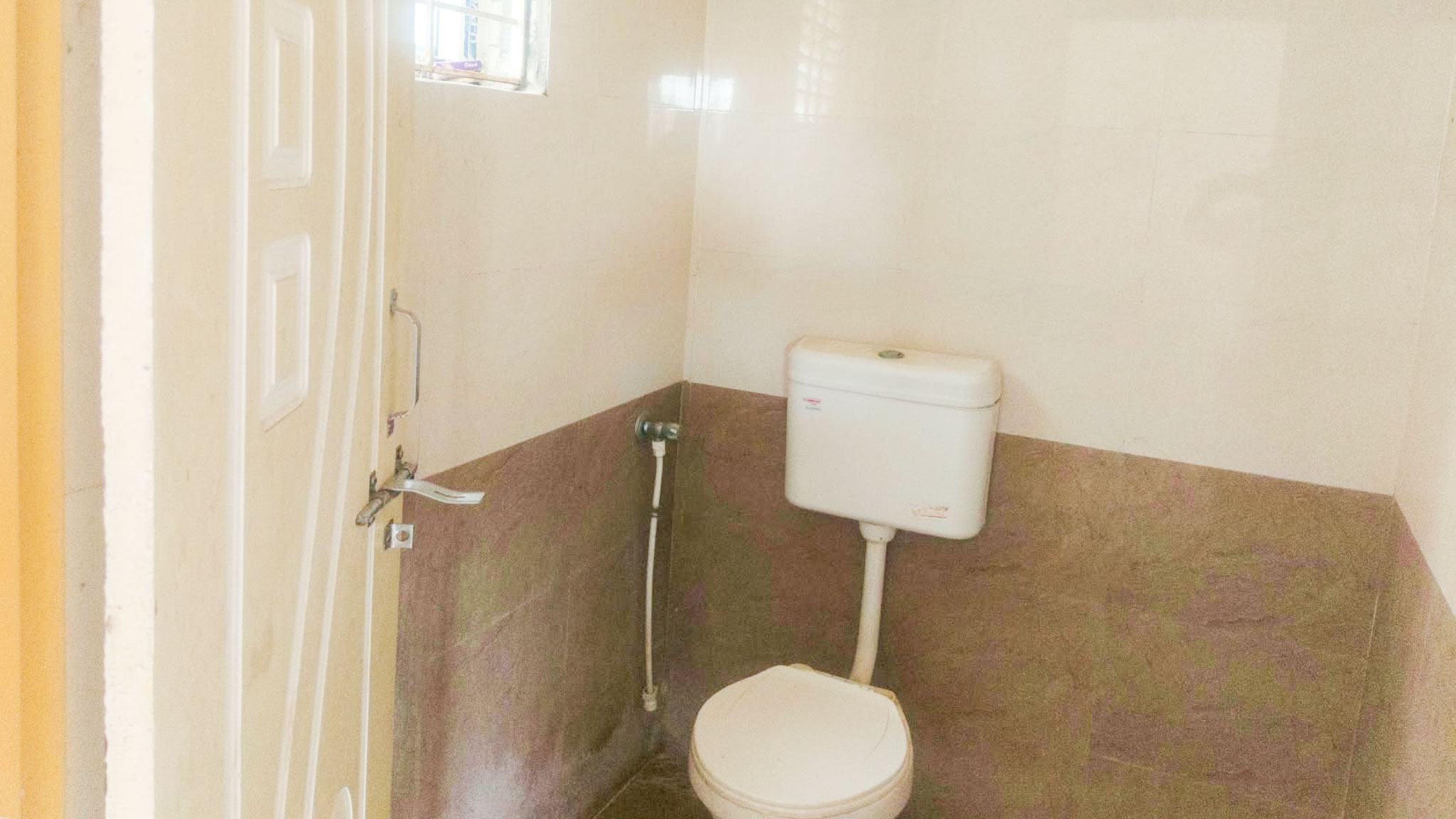 3 BHK Flat for sale in SRINIVASAM-II, Lunani Nagar, Thangellamudi Eluru — photo 8