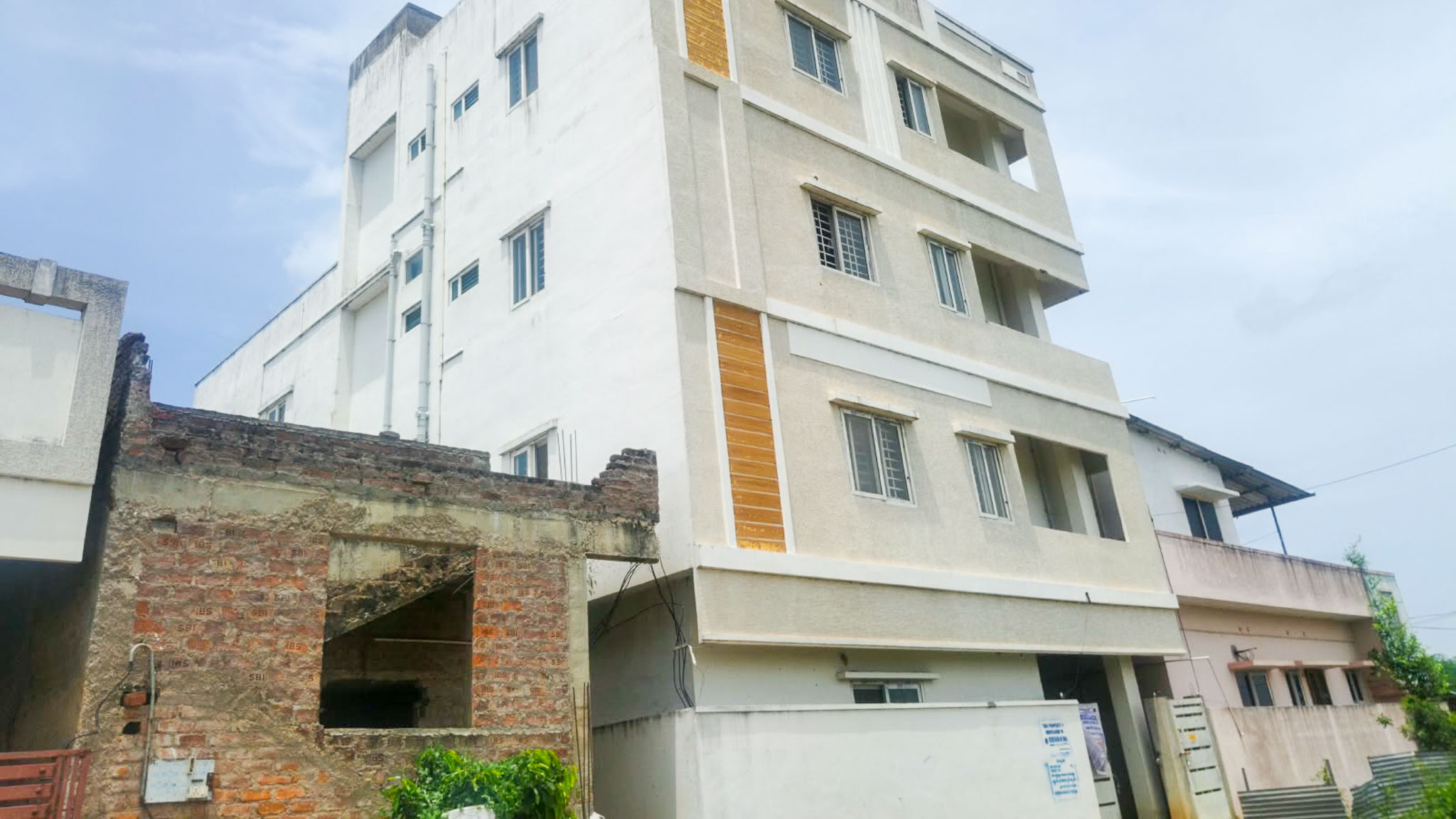 3 BHK Flat for sale in SRINIVASAM-II, Lunani Nagar, Thangellamudi Eluru — photo 12