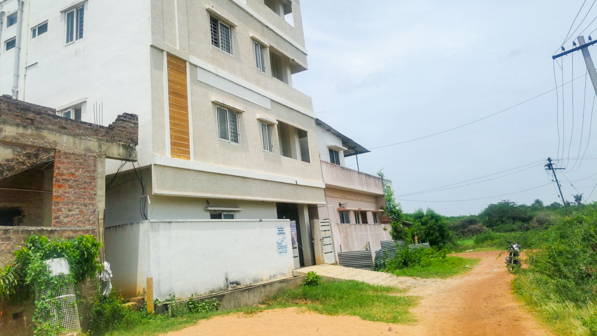 3 BHK Flat for sale in SRINIVASAM-II, Lunani Nagar, Thangellamudi Eluru — photo 13
