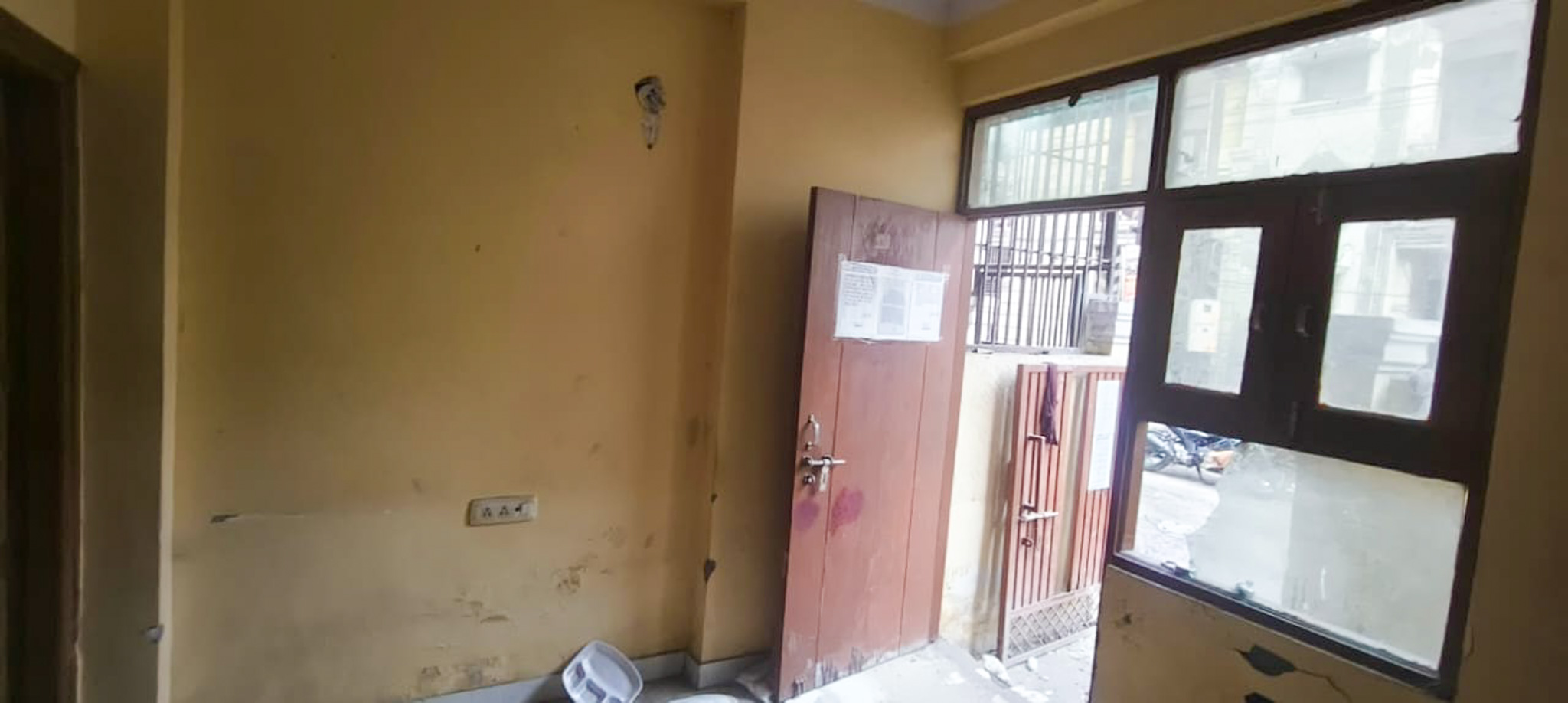 400 square feet Flat for sale in New Delhi — photo 12