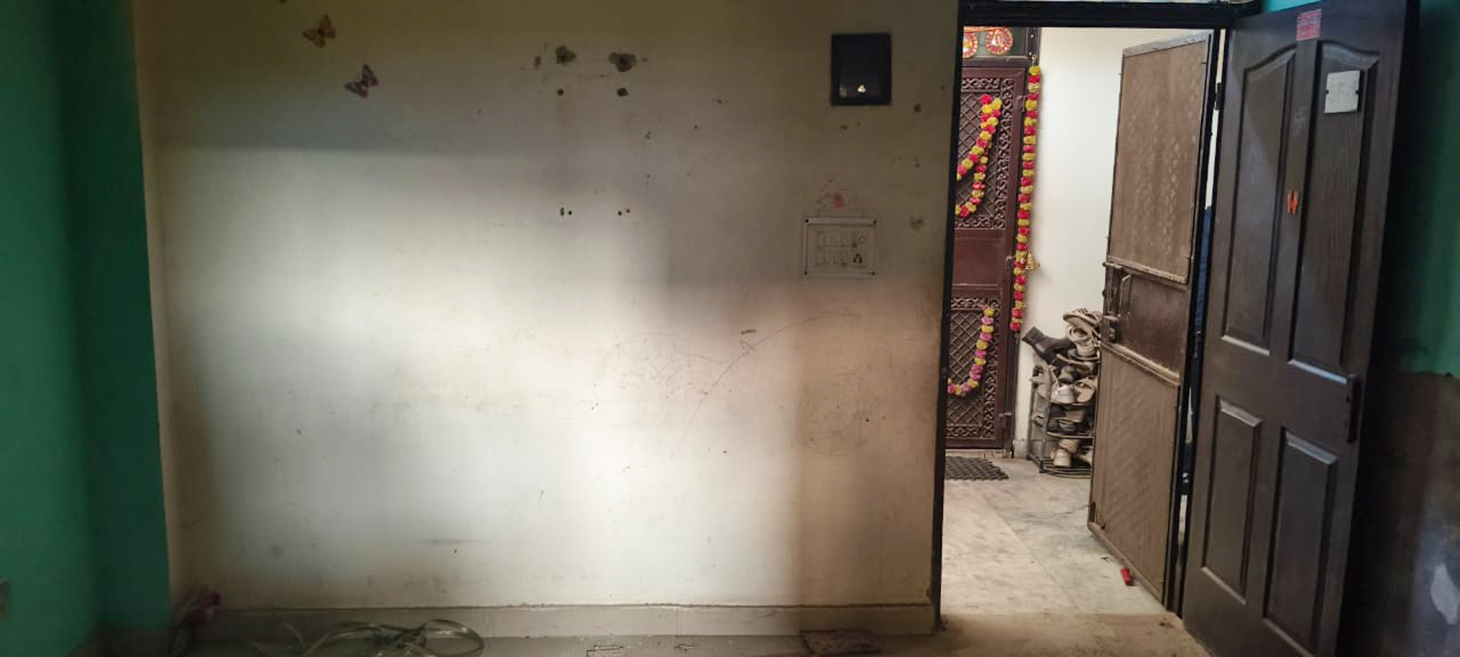 400 square feet Flat for sale in Ghaziabad — photo 1