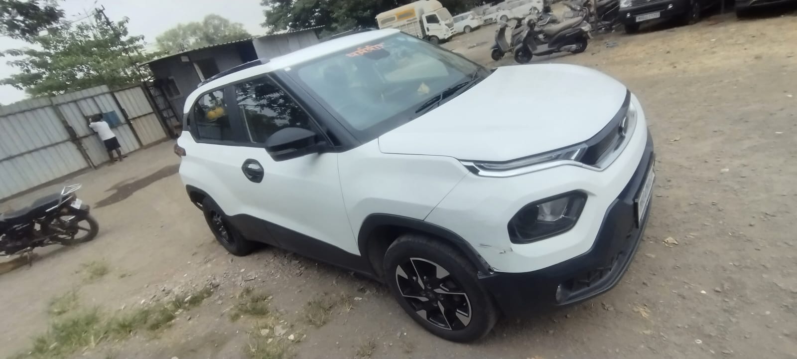 2024 Tata Punch CNG variants SUV 25000 km 2 years for sale in kelvin warehouse Thane — photo 3