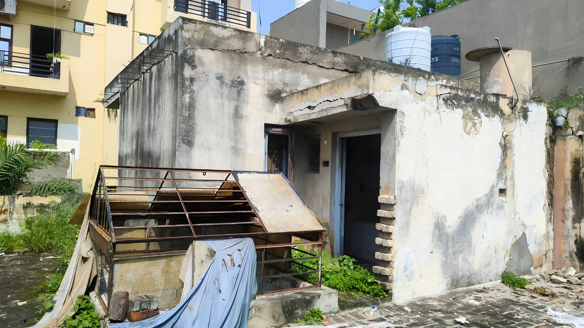 300 square yard Individual House for sale in RESIDENTIAL Gurugram — photo 7