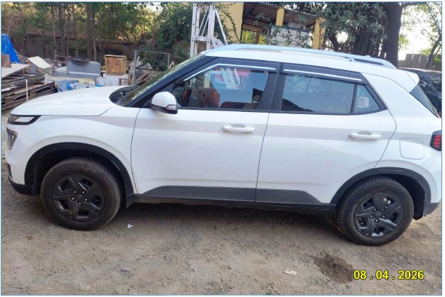 2024 Hyundai Venue S 1.2 Petrol MT Compact SUV 13000 km 1 year for sale in kelvin ware house Thane — photo 1