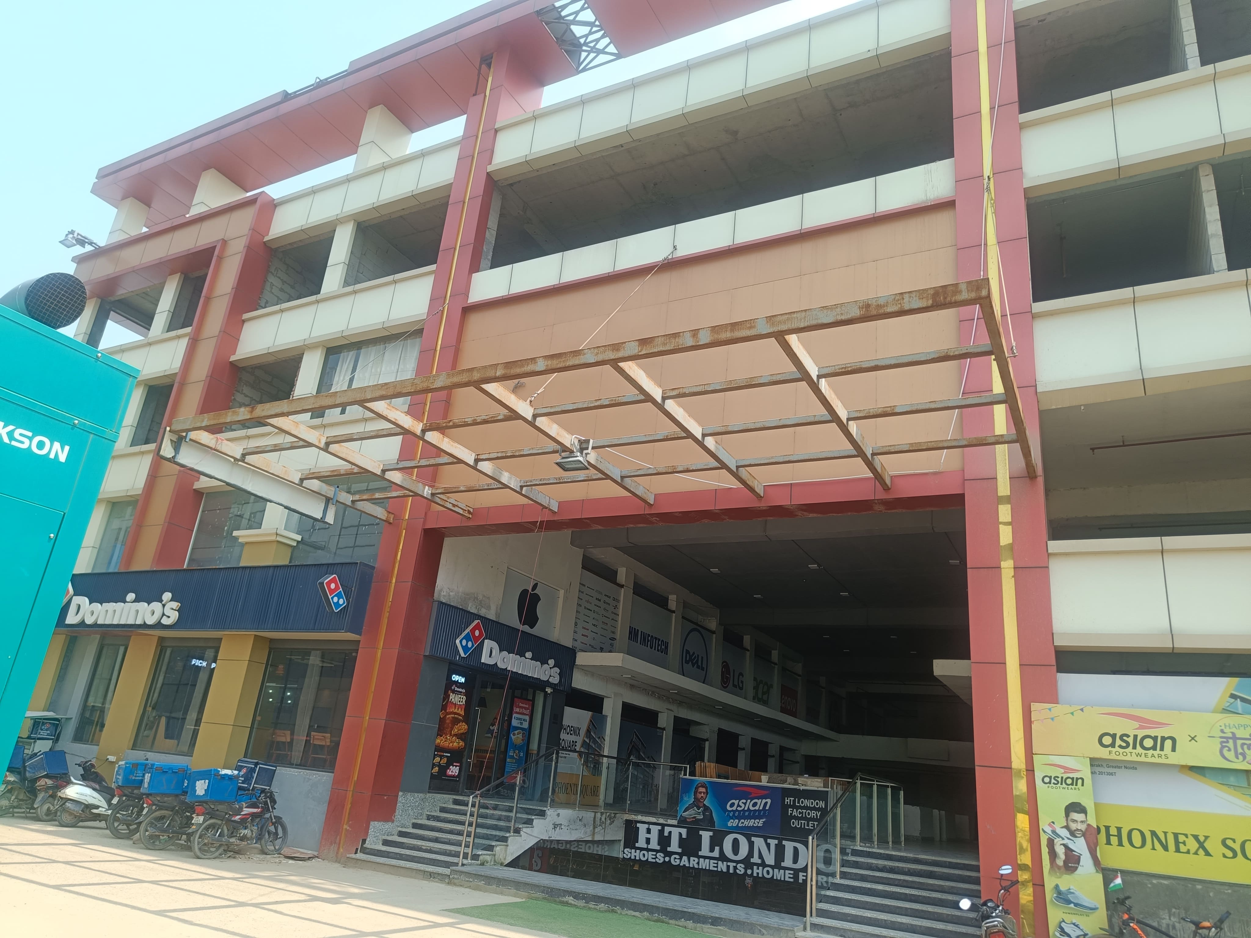 2099 square feet Shops for sale in Noida — photo 1