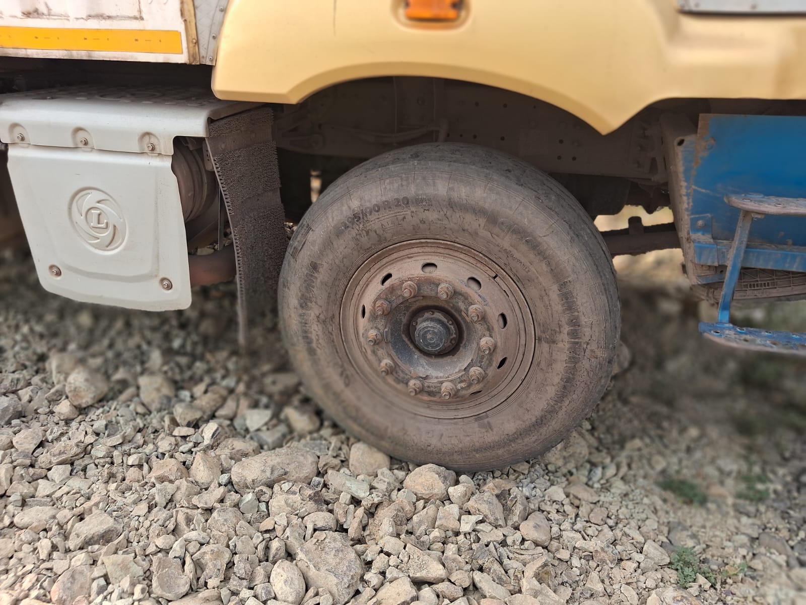 Commercial Vehicle for sale in Chankapur Chicholi — photo 11
