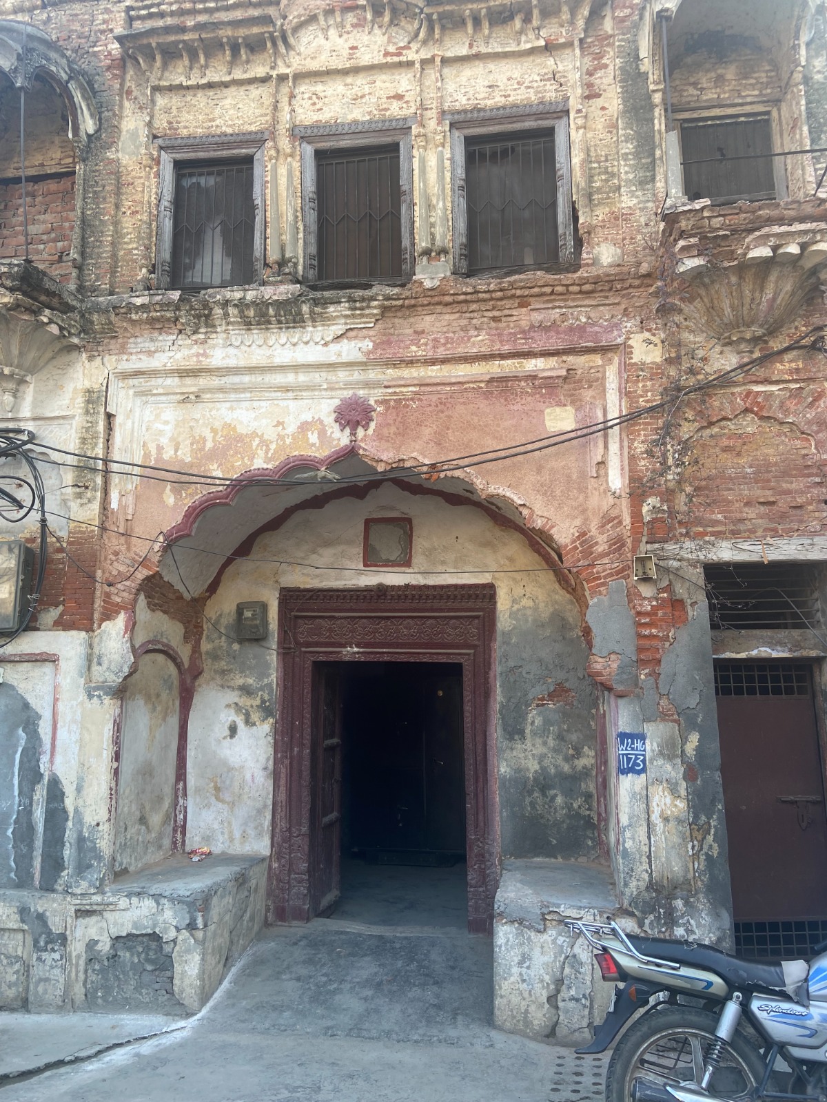 48 square yard Individual House for sale in Near Laxmi Narian Mandir, Honiyan street, Pansari Bazaar Buria — photo 1