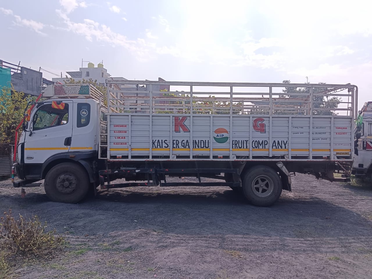 GOODS CARRIER TRUCK for sale in Morshi — photo 2