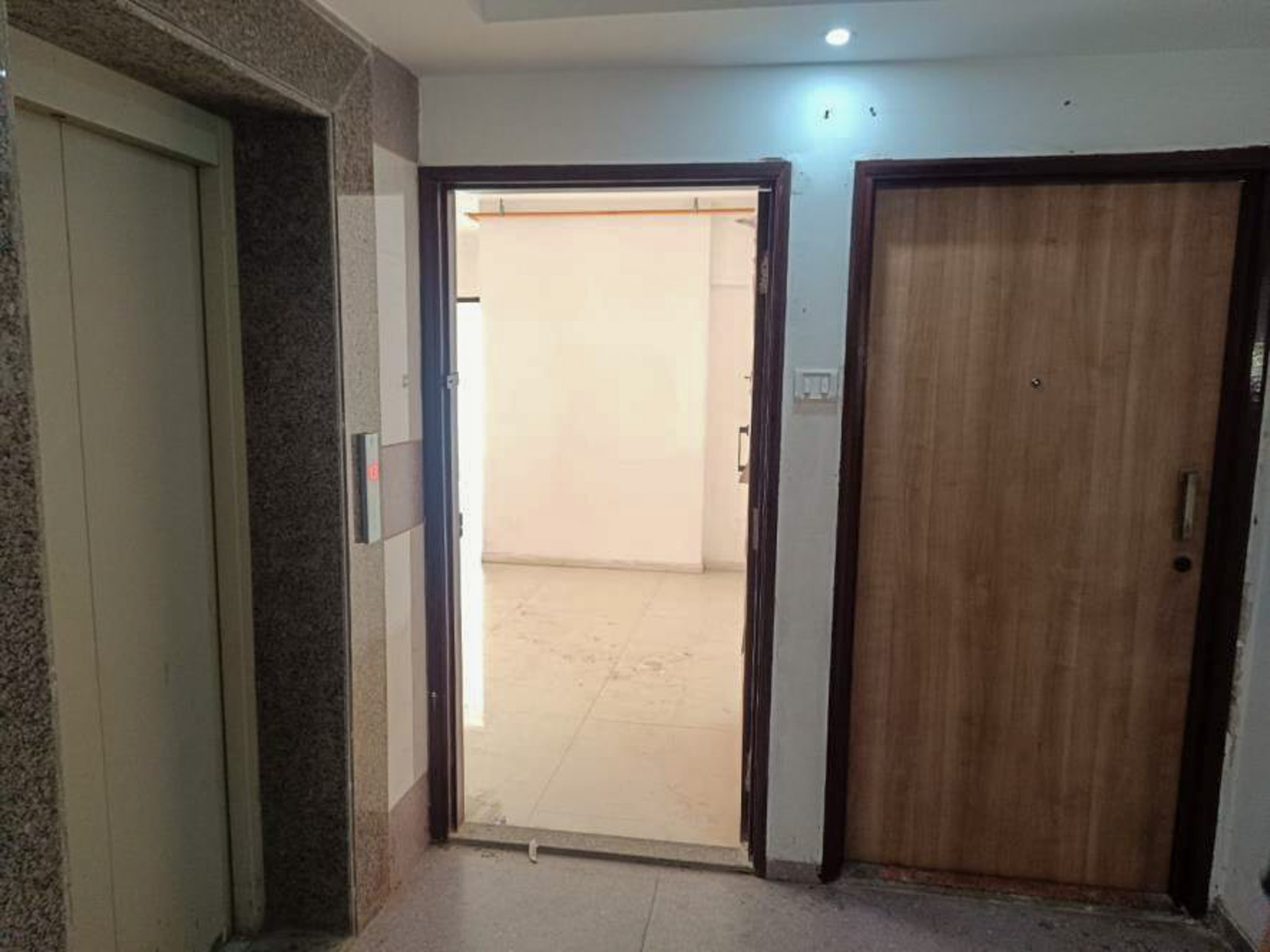 385 square feet Flat for sale in Ghodbunder Mira Bhayandar — photo 1