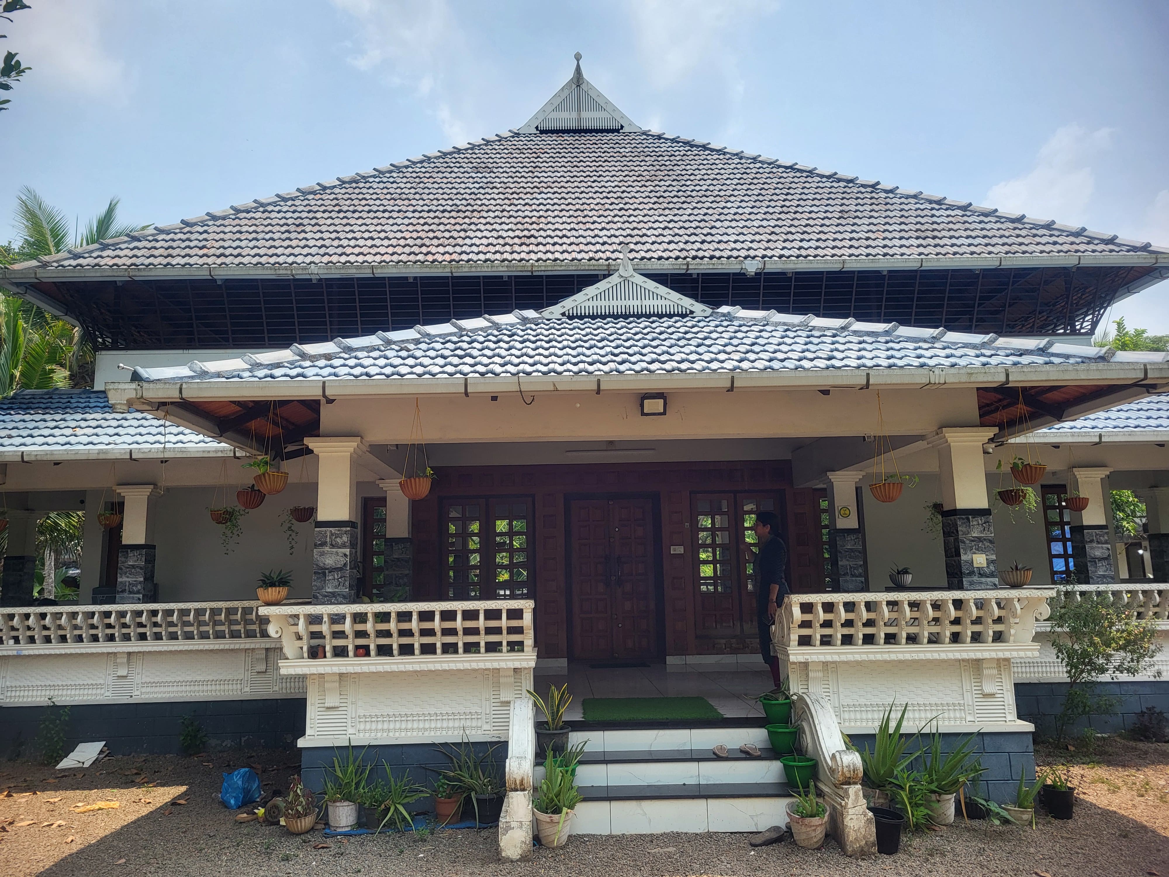 2342 square feet Individual House for sale in ALATHOOR JUNCTION  - NEAR MADATHARA KALLADA BHAGAVATHI TEMPLE ROAD Kallur Thekkummuri — photo 1