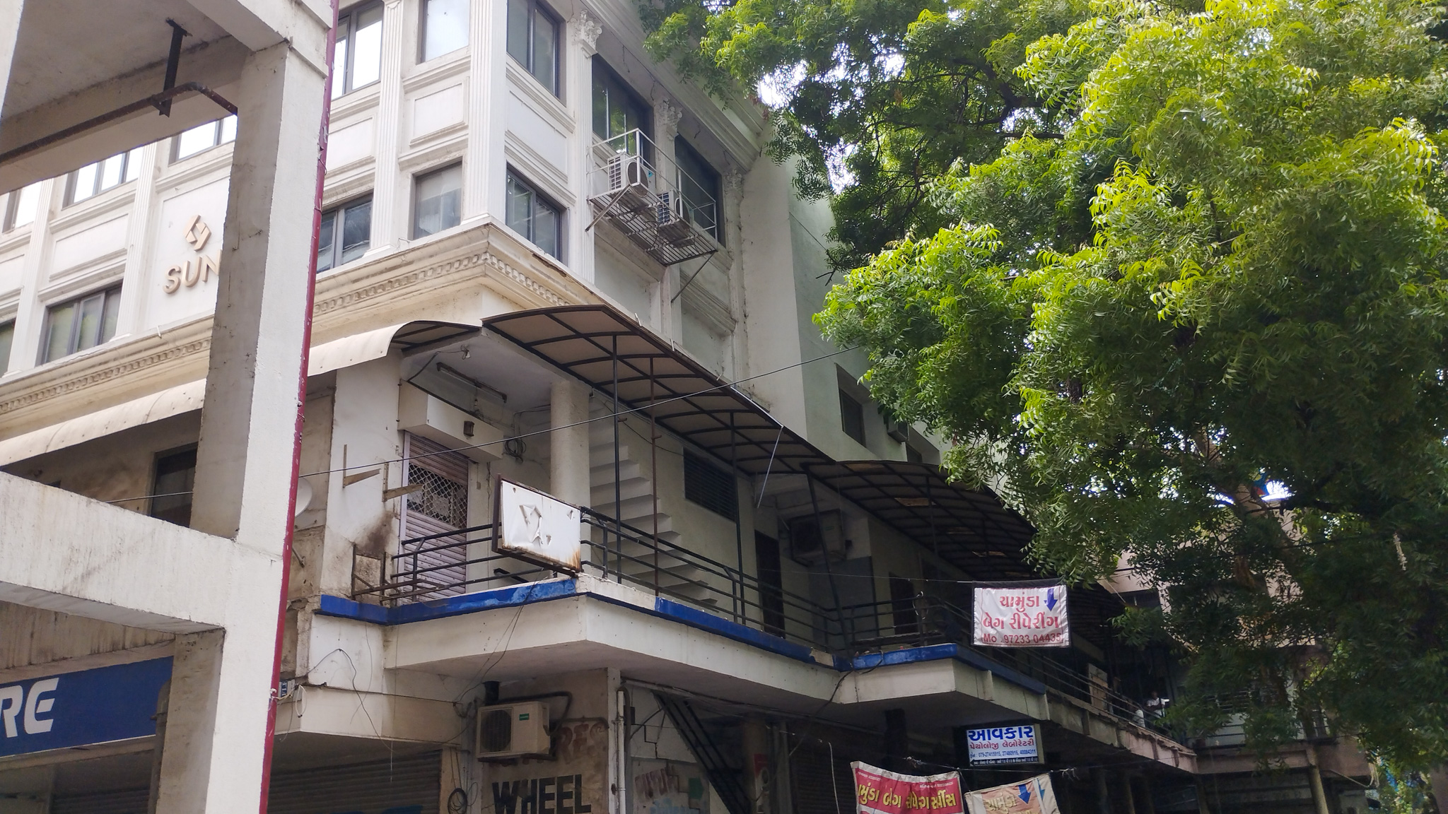 26 square meter Office for sale in Ahmedabad — photo 1