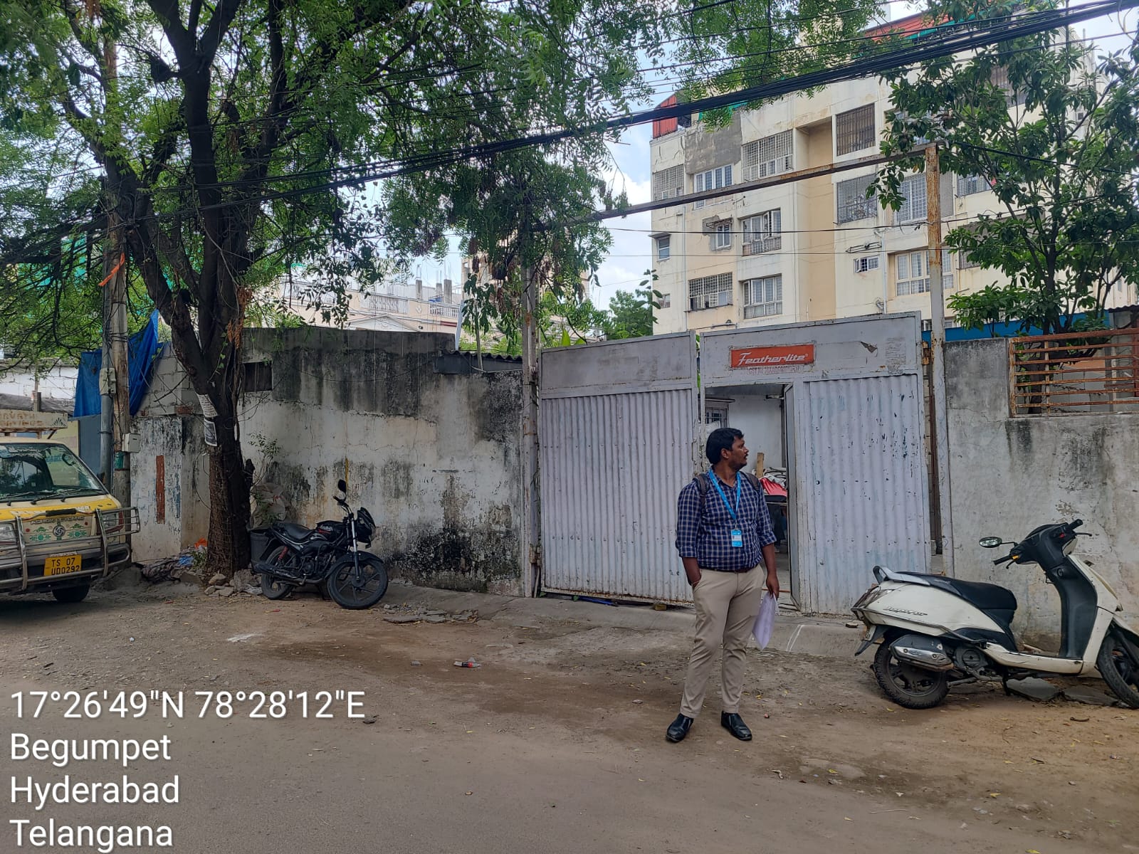 400 square yard Plot for sale in BEGUMPET Hyderabad — photo 1