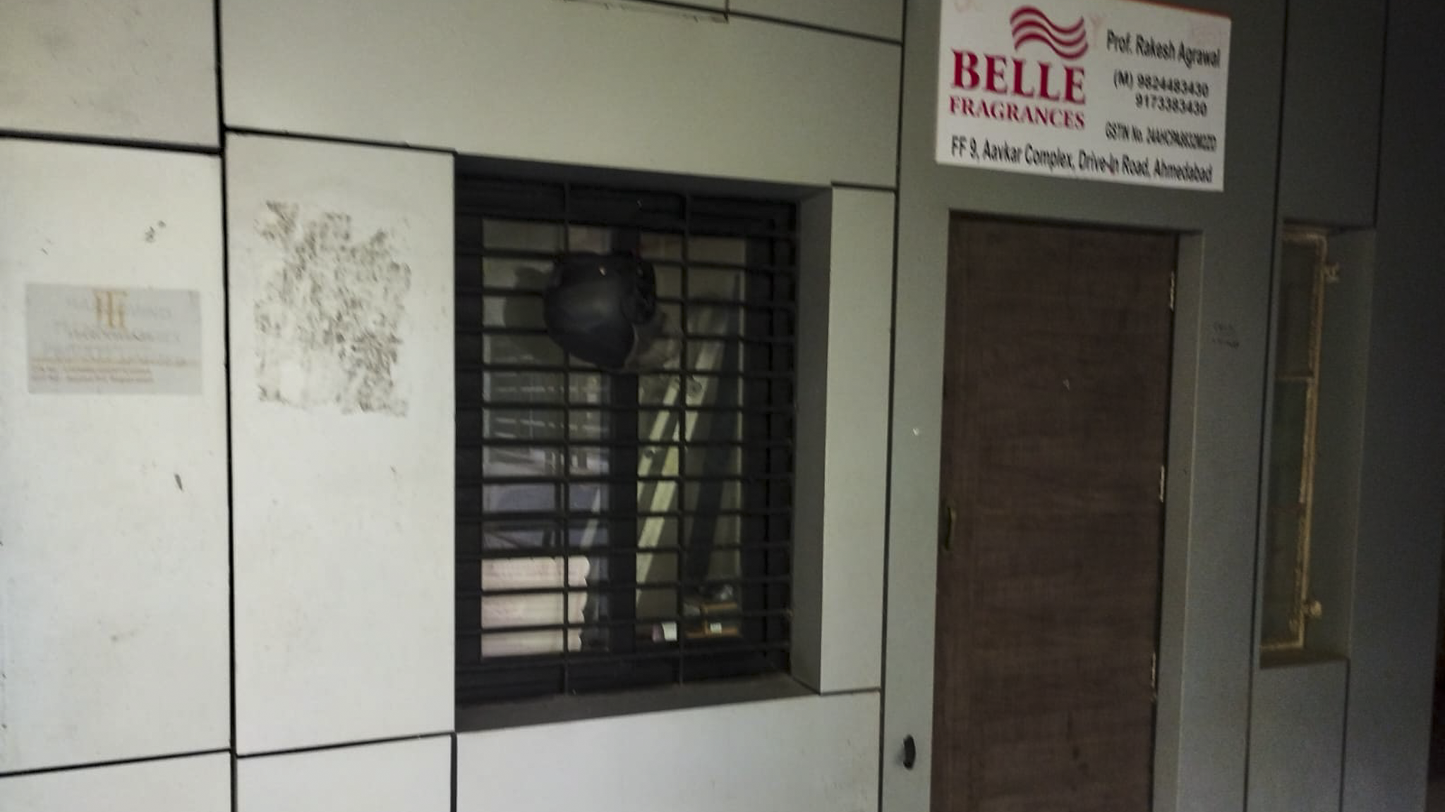 515 square feet Office for sale in Ahmedabad — photo 5