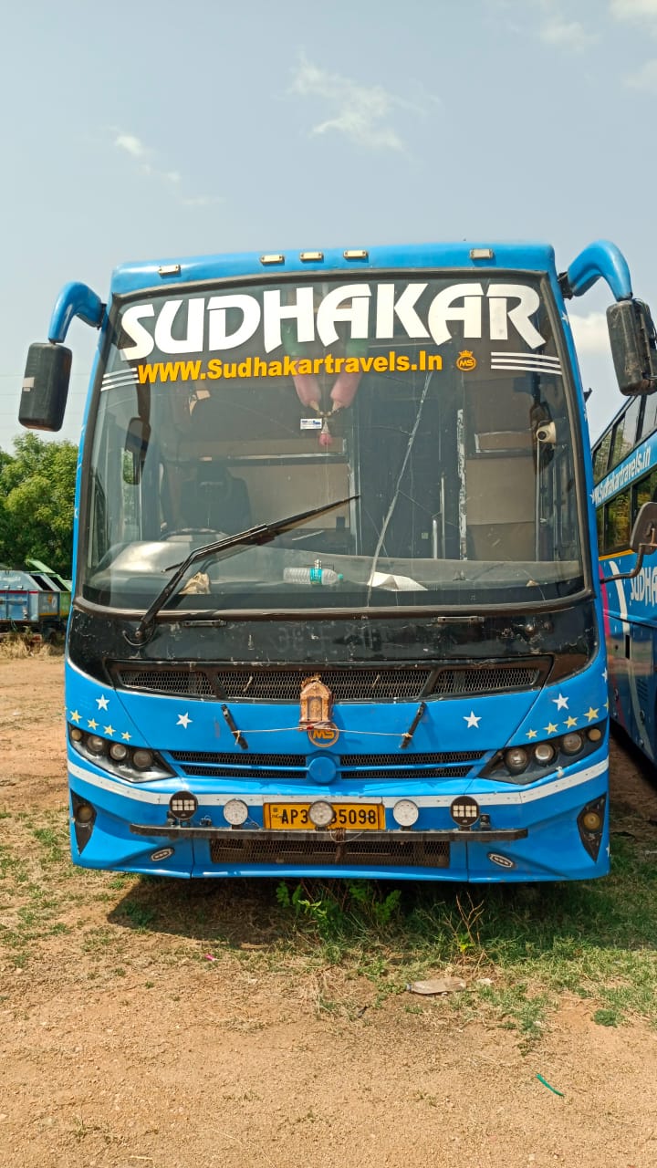 2023 Eicher 6016 R LPO Bus Chassis Bus 294351 km 3 years for sale in RAYALASEEMA RECOVERY AGENCY PARKING YARD Ananthapuramu — photo 2