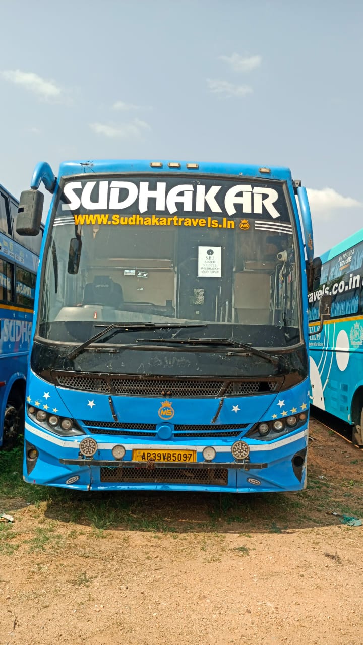 2023 Eicher 6016 R LPO Bus Chassis Bus 299518 km 3 years for sale in RAYALASEEMA RECOVERY AGENCY PARKING YARD Ananthapuramu — photo 1