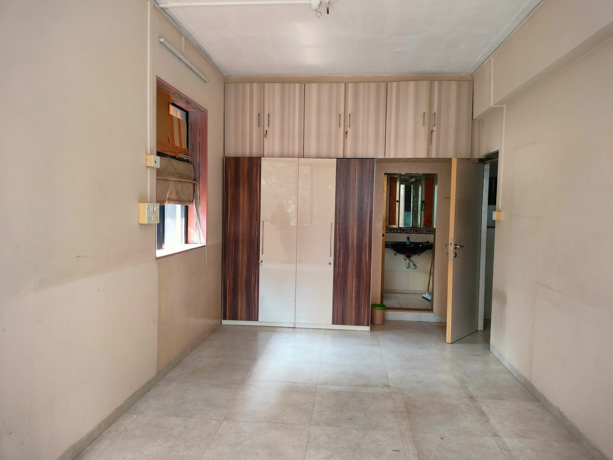 2 BHK Flat for sale in Himgiri CHS, Pedder Road Mumbai — photo 2