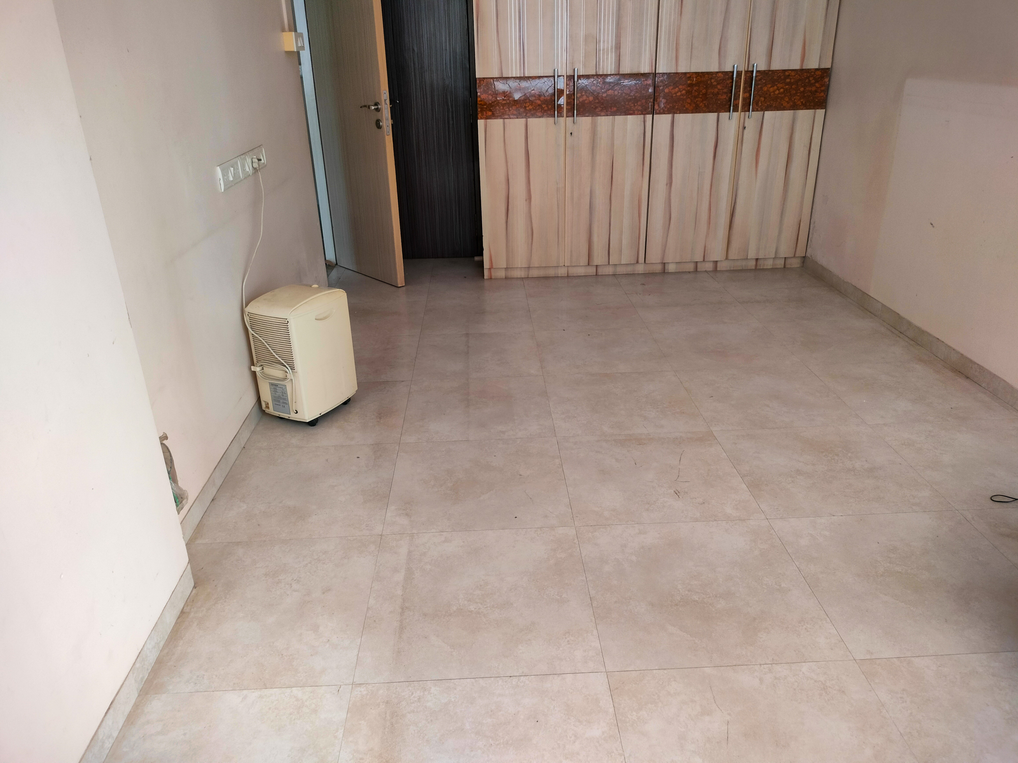2 BHK Flat for sale in Himgiri CHS, Pedder Road Mumbai — photo 5