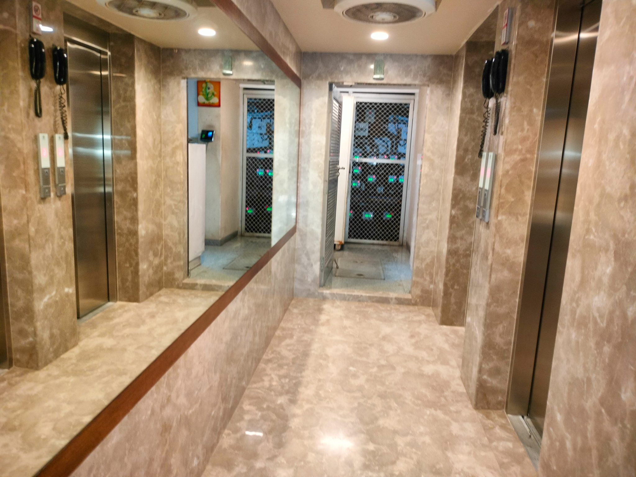 2 BHK Flat for sale in Himgiri CHS, Pedder Road Mumbai — photo 10
