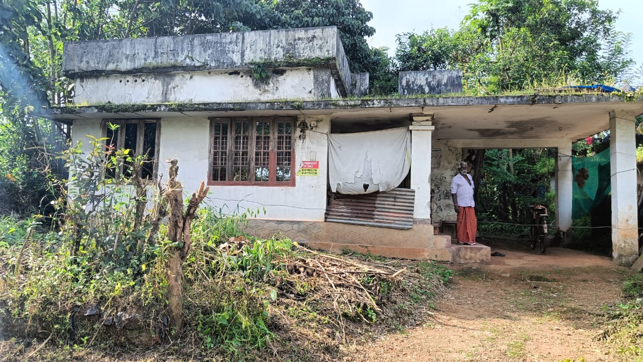 842 square feet Individual House for sale in Aduvassery  Nedumbassery — photo 1