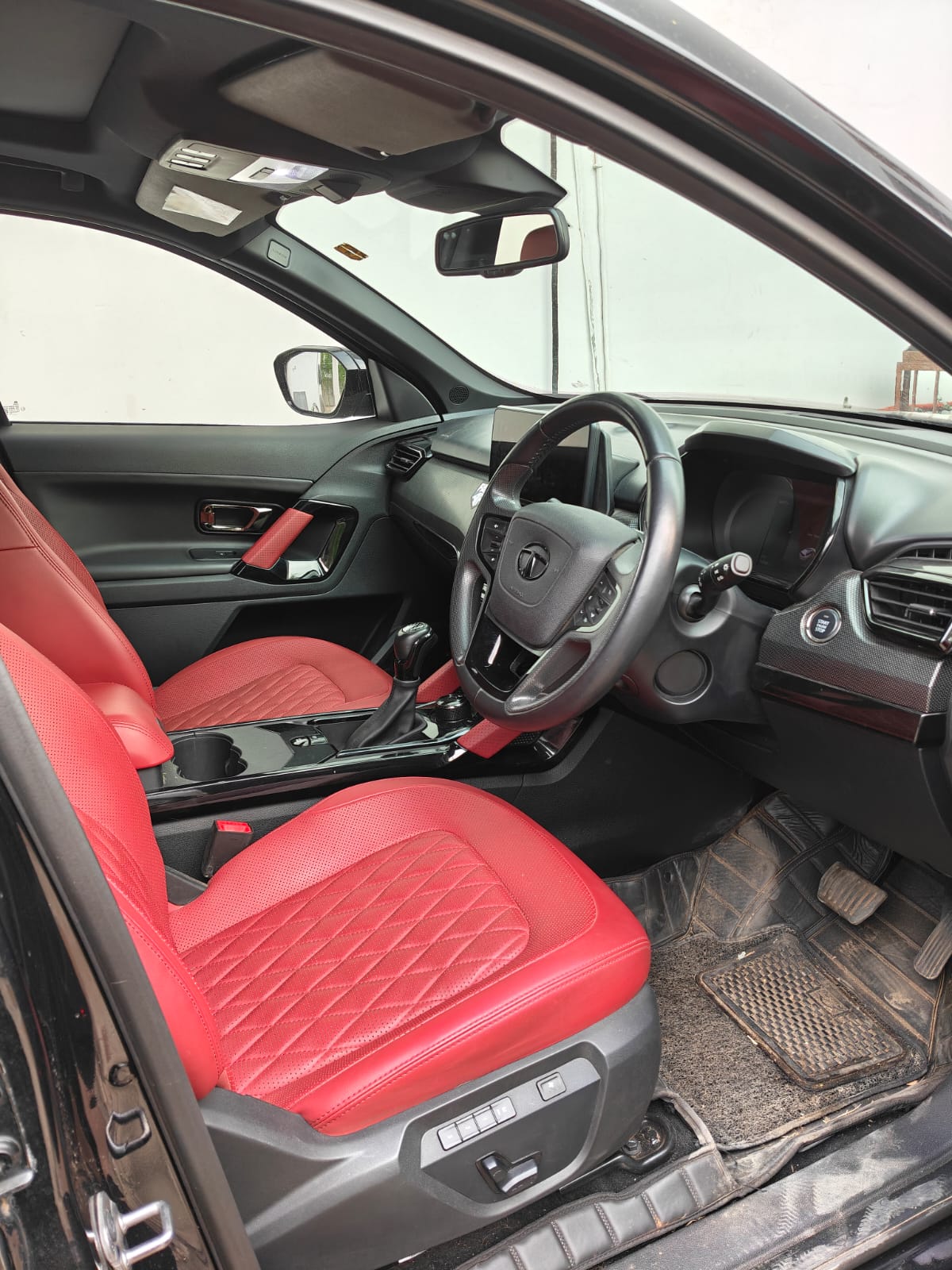 2023 Tata Harrier XZ SUV 19000 km 3 years for sale in UNION BANK REGIONAL OFFICE New Raipur — photo 2