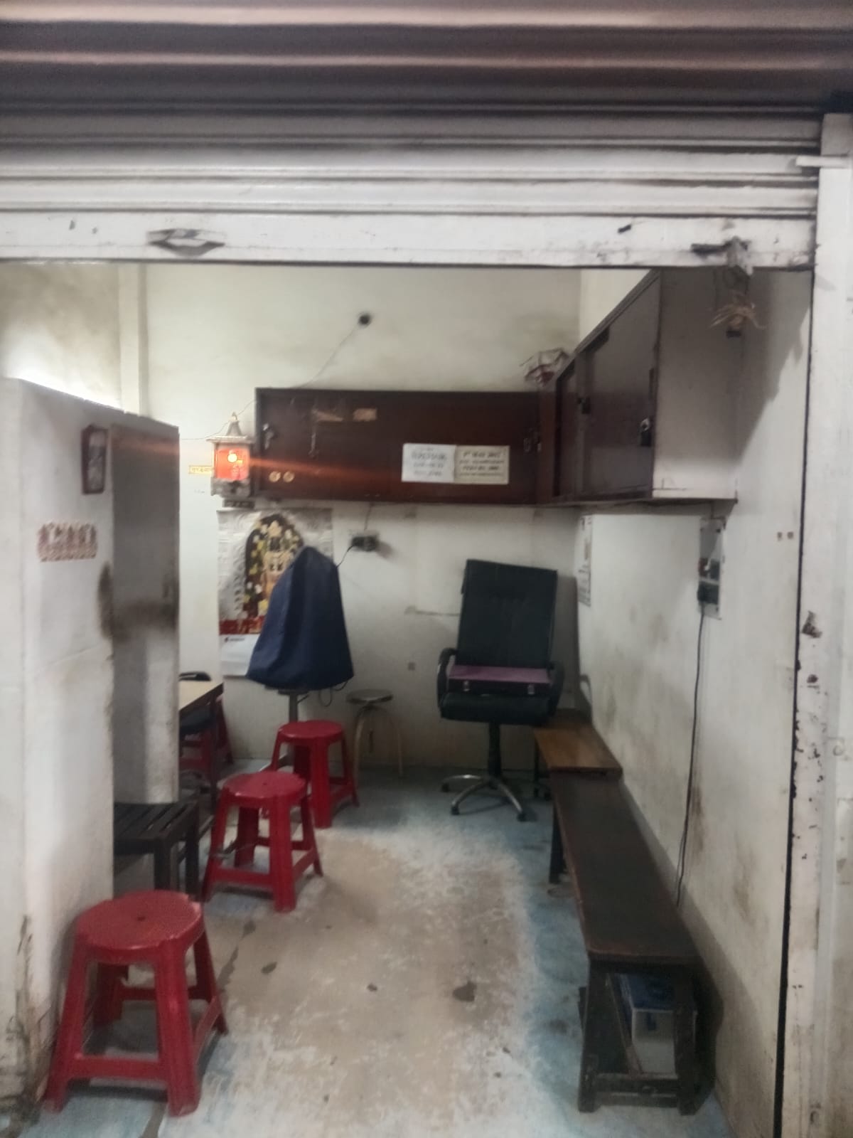 11.06 square yard Shops for sale in Subhash Road Aligarh