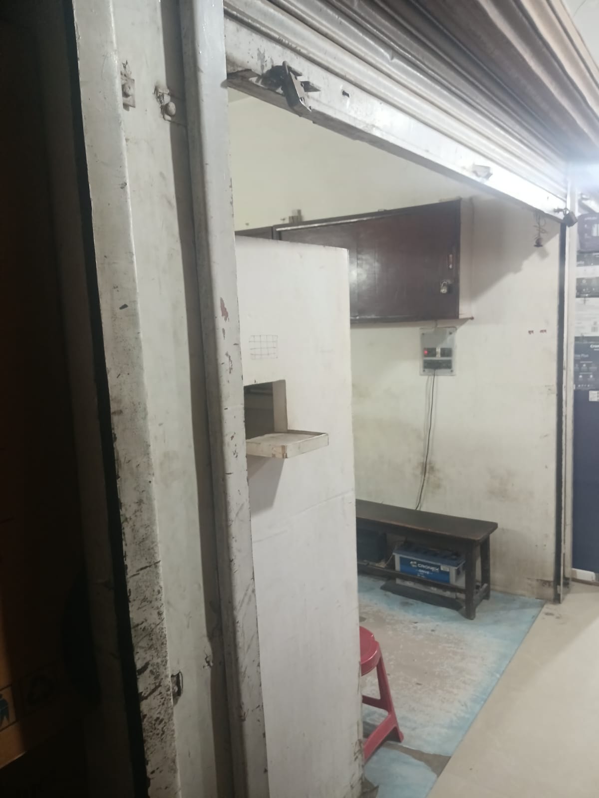 11.06 square yard Shops for sale in Subhash Road Aligarh — photo 2
