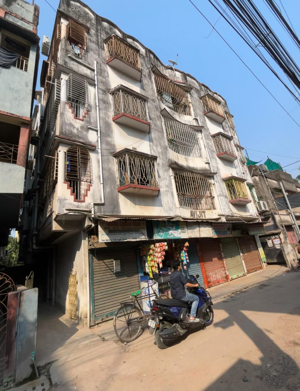 845 square feet Flat for sale in BAGUIATI Kolkata — photo 2