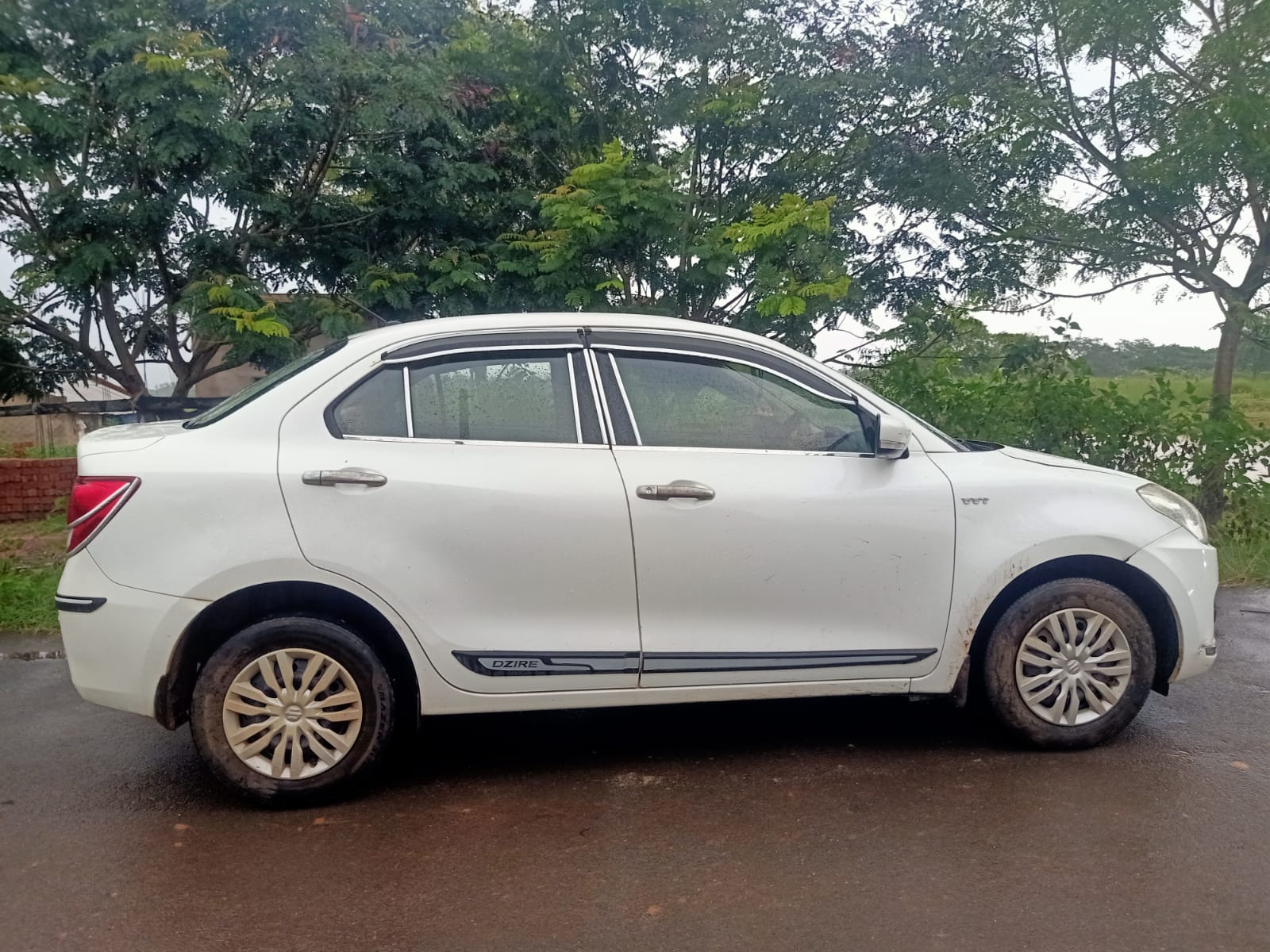 2019 Maruti Suzuki Dzire VXi Compact sedan 163676 km 7 years for sale in SBI KEONJHAR Kendujhar — photo 3