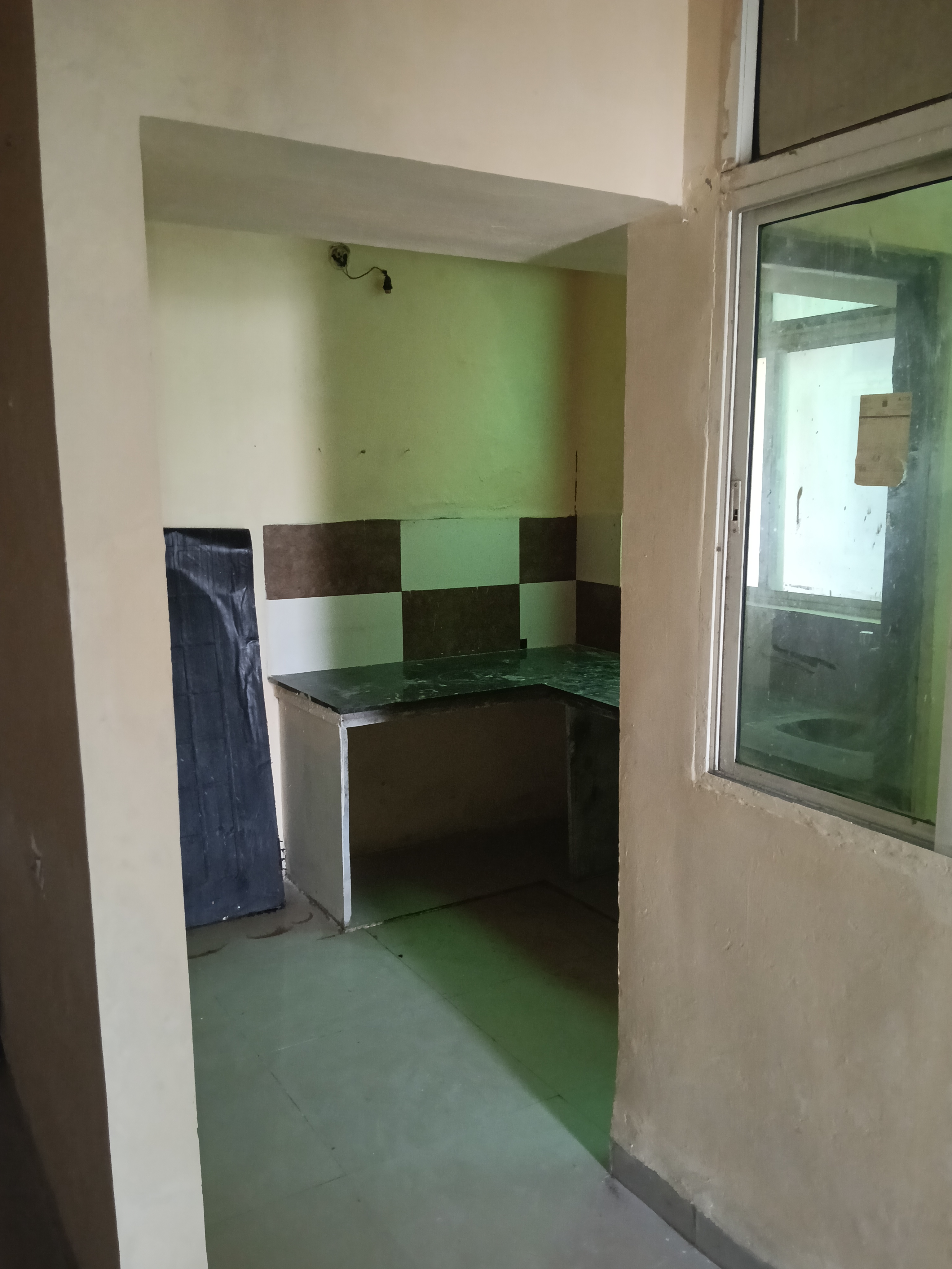 750 square feet Flat for sale in Shri Krishna Planet, LIMBODI Indore — photo 3